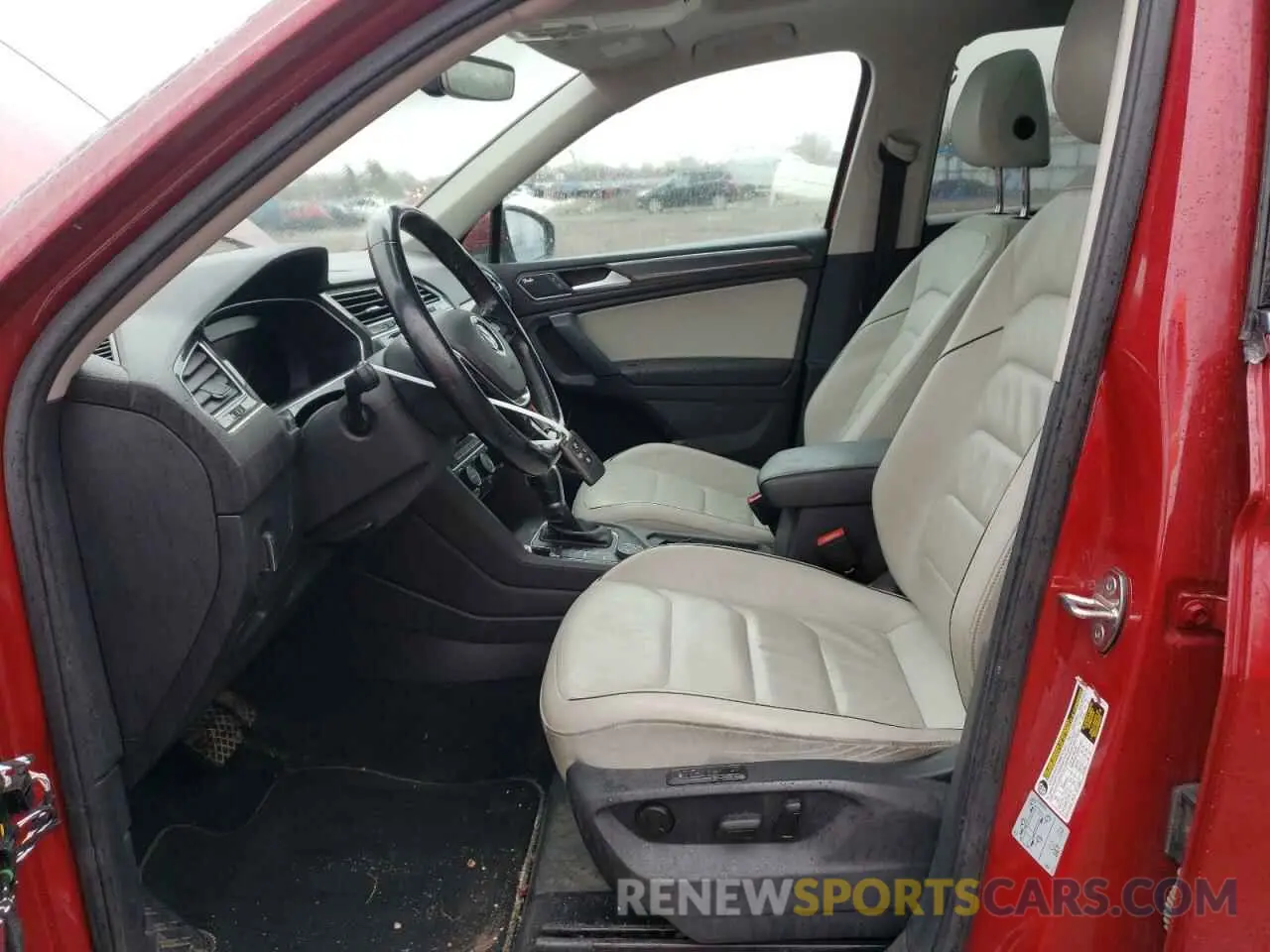 7 Photograph of a damaged car 3VV4B7AX0KM037728 VOLKSWAGEN TIGUAN 2019