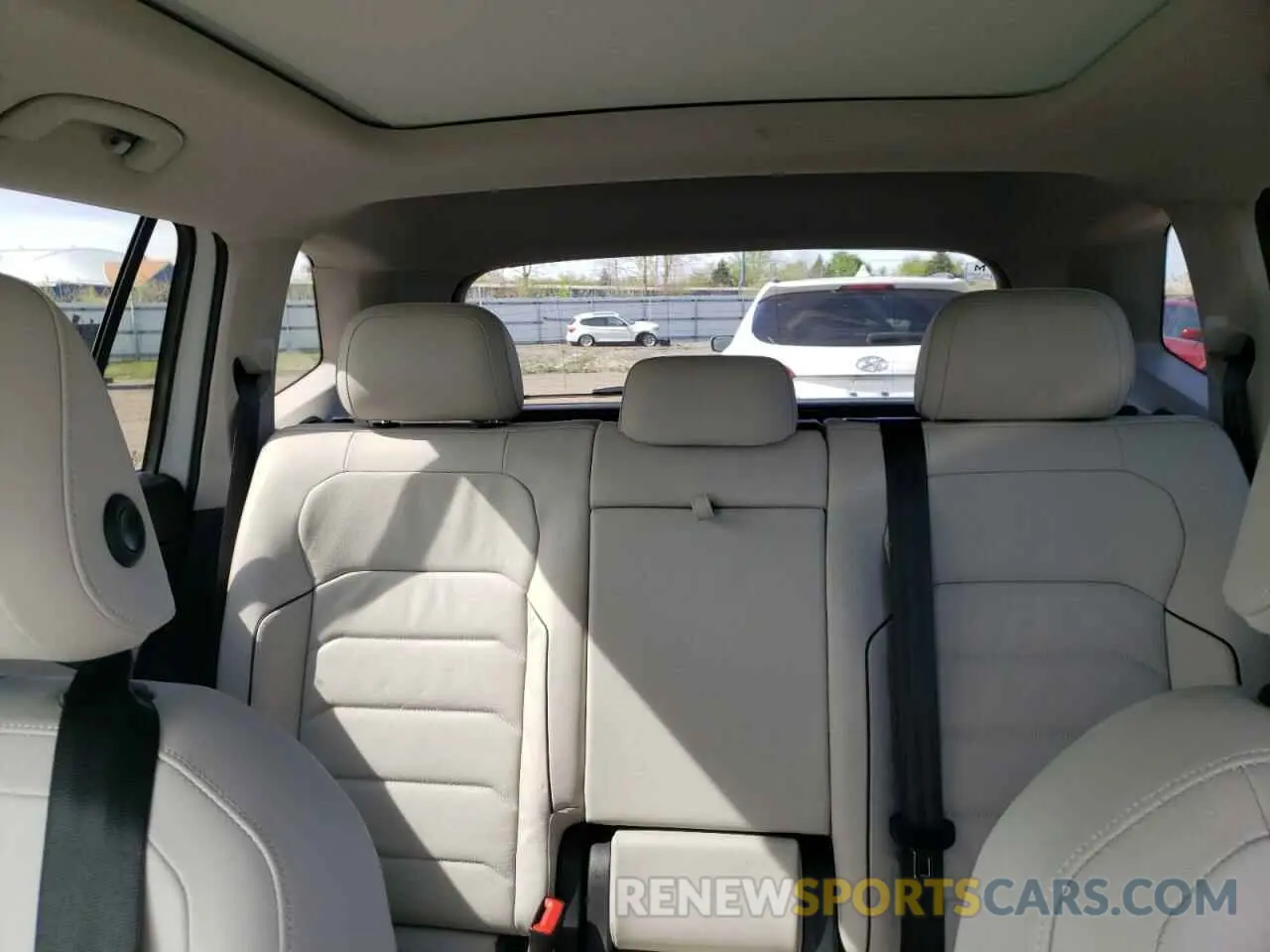 10 Photograph of a damaged car 3VV4B7AX0KM039690 VOLKSWAGEN TIGUAN 2019