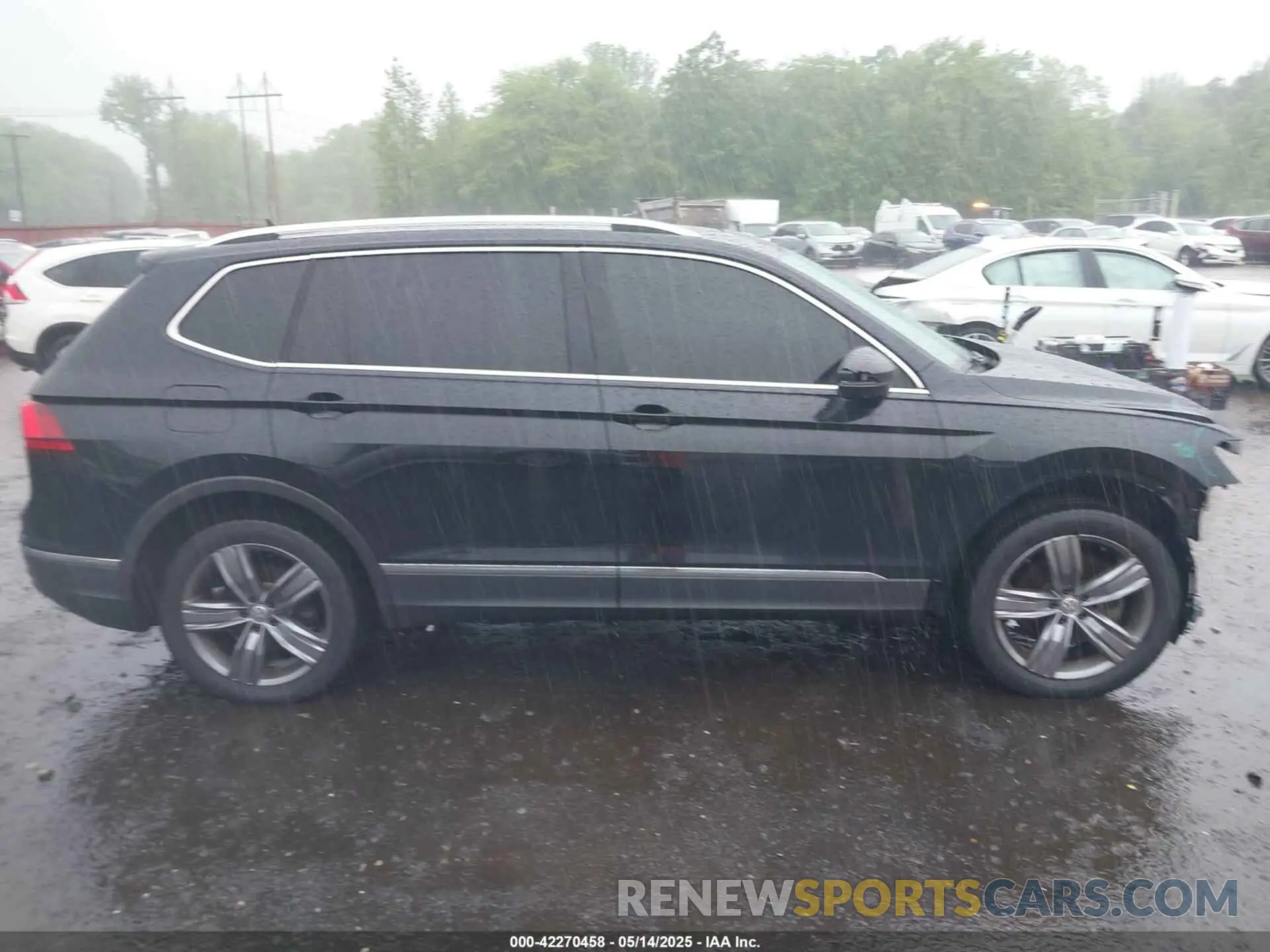 13 Photograph of a damaged car 3VV4B7AX0KM072527 VOLKSWAGEN TIGUAN 2019