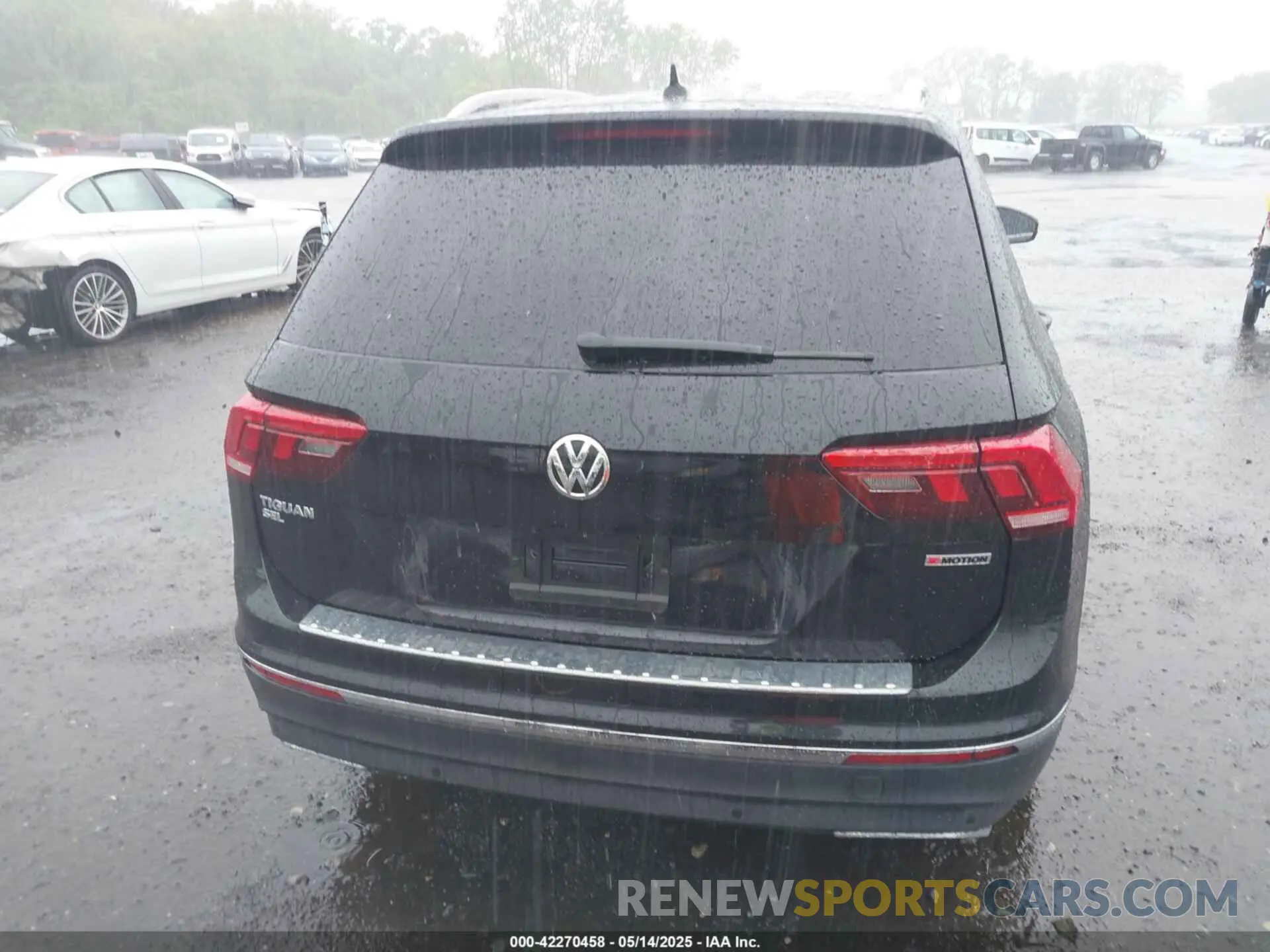 16 Photograph of a damaged car 3VV4B7AX0KM072527 VOLKSWAGEN TIGUAN 2019