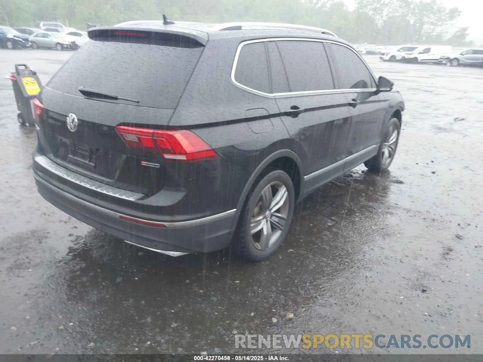 4 Photograph of a damaged car 3VV4B7AX0KM072527 VOLKSWAGEN TIGUAN 2019