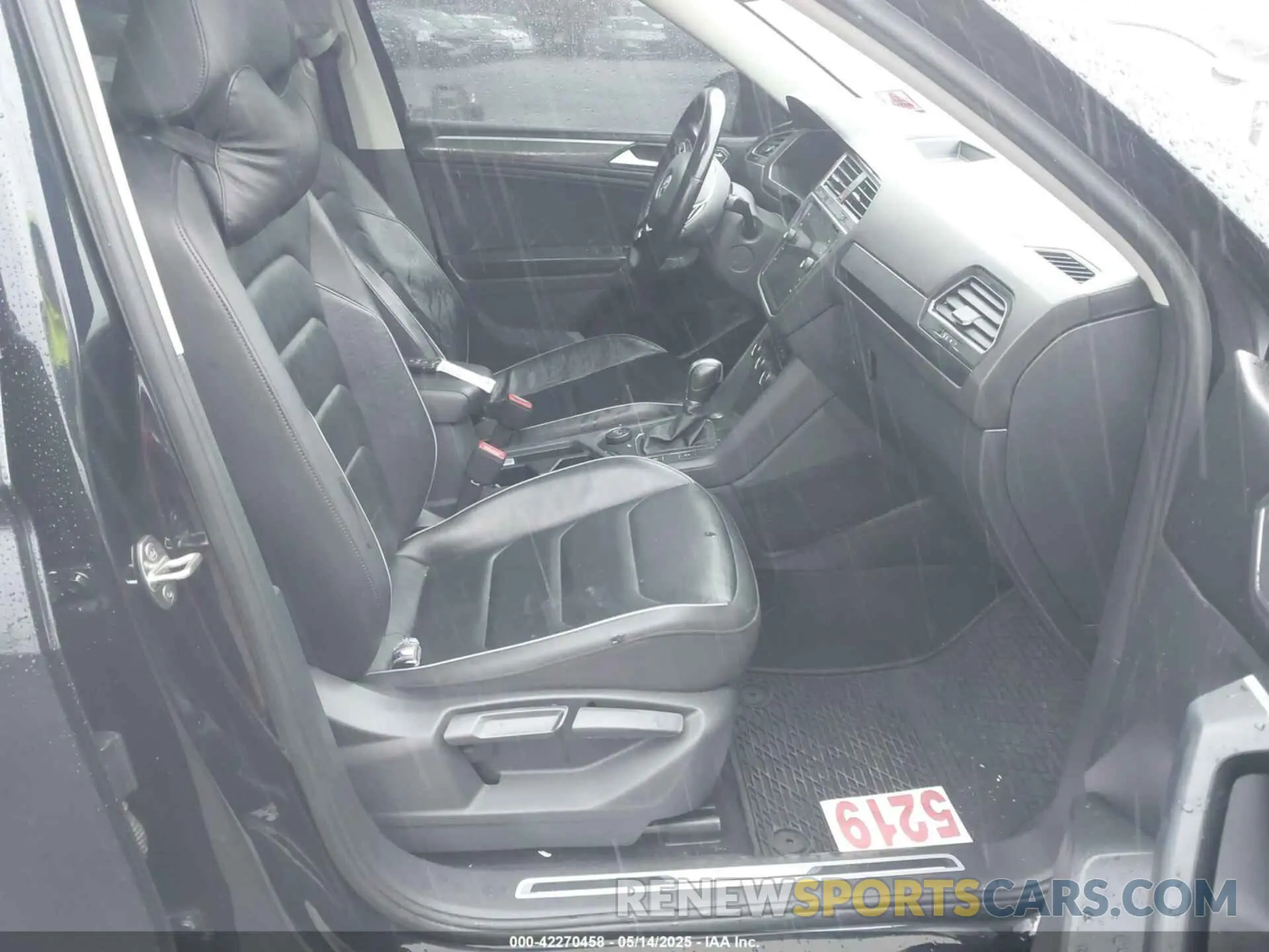5 Photograph of a damaged car 3VV4B7AX0KM072527 VOLKSWAGEN TIGUAN 2019