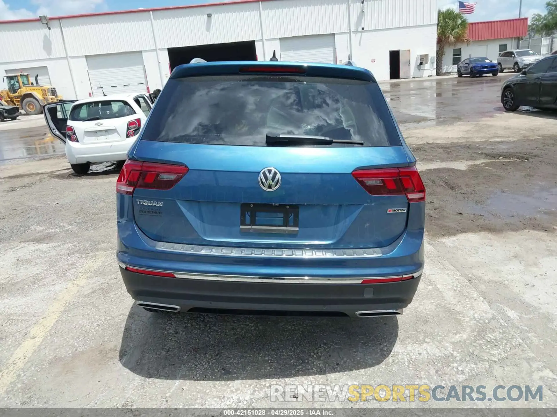 16 Photograph of a damaged car 3VV4B7AX0KM116641 VOLKSWAGEN TIGUAN 2019