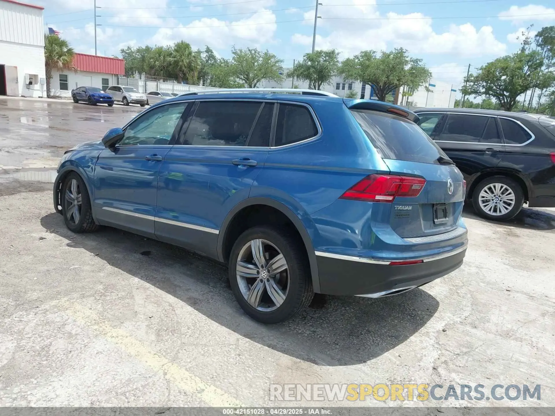 3 Photograph of a damaged car 3VV4B7AX0KM116641 VOLKSWAGEN TIGUAN 2019