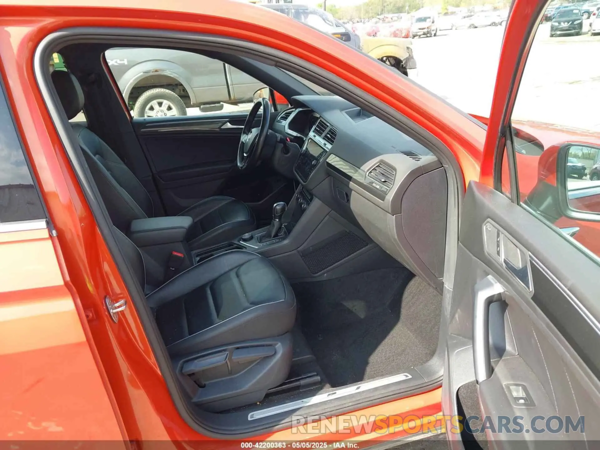 5 Photograph of a damaged car 3VV4B7AX1KM020808 VOLKSWAGEN TIGUAN 2019