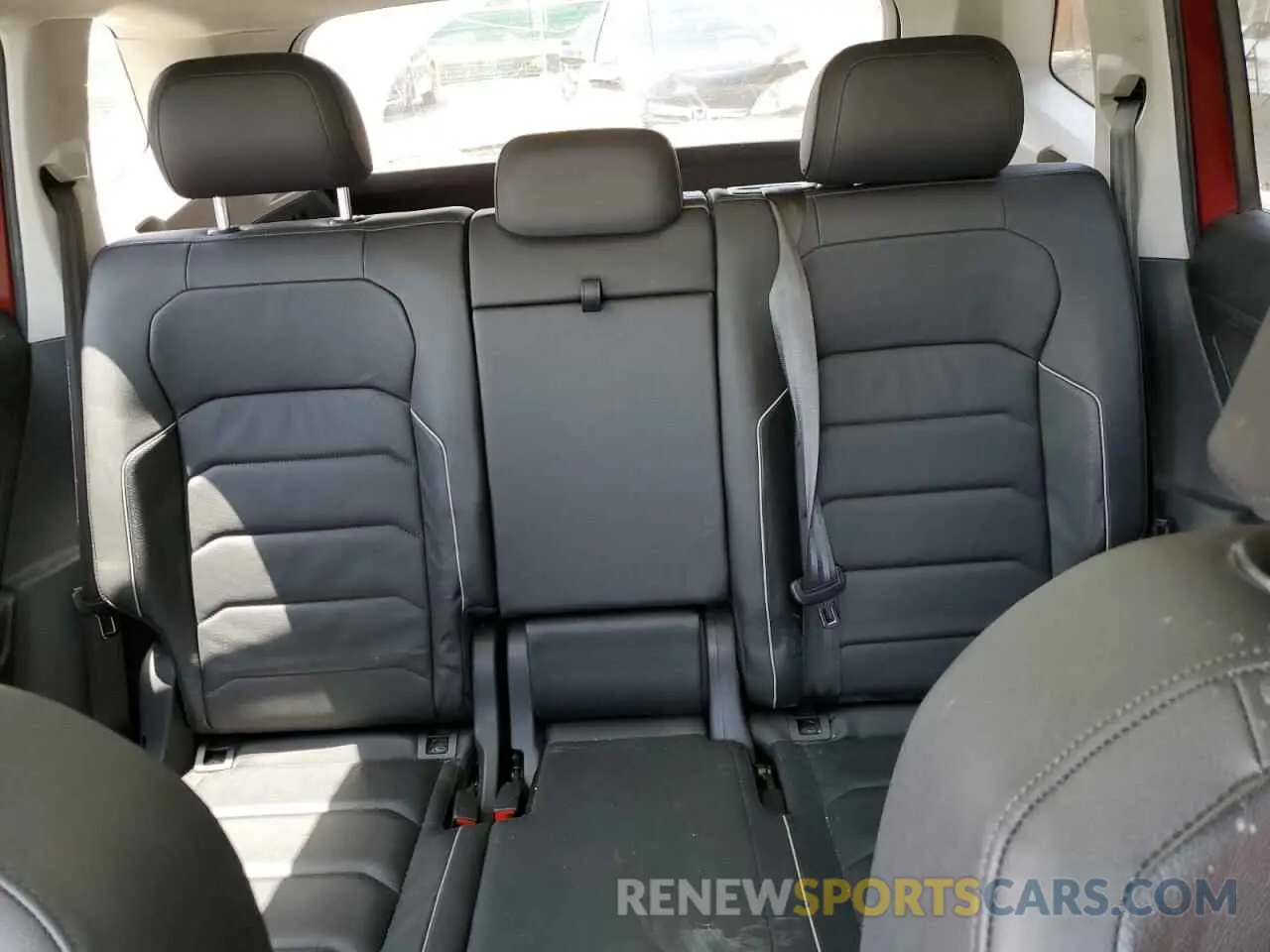 10 Photograph of a damaged car 3VV4B7AX2KM123607 VOLKSWAGEN TIGUAN 2019