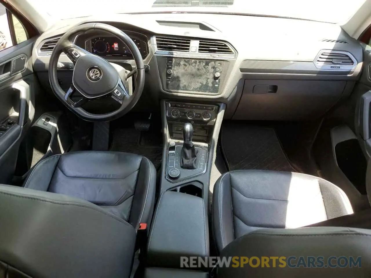 8 Photograph of a damaged car 3VV4B7AX2KM123607 VOLKSWAGEN TIGUAN 2019