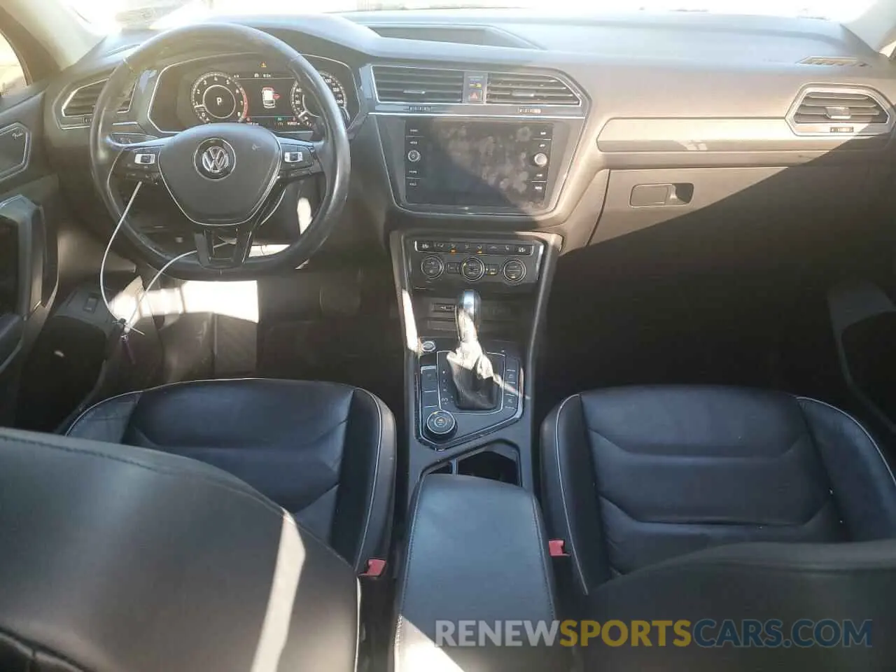 8 Photograph of a damaged car 3VV4B7AX4KM063362 VOLKSWAGEN TIGUAN 2019