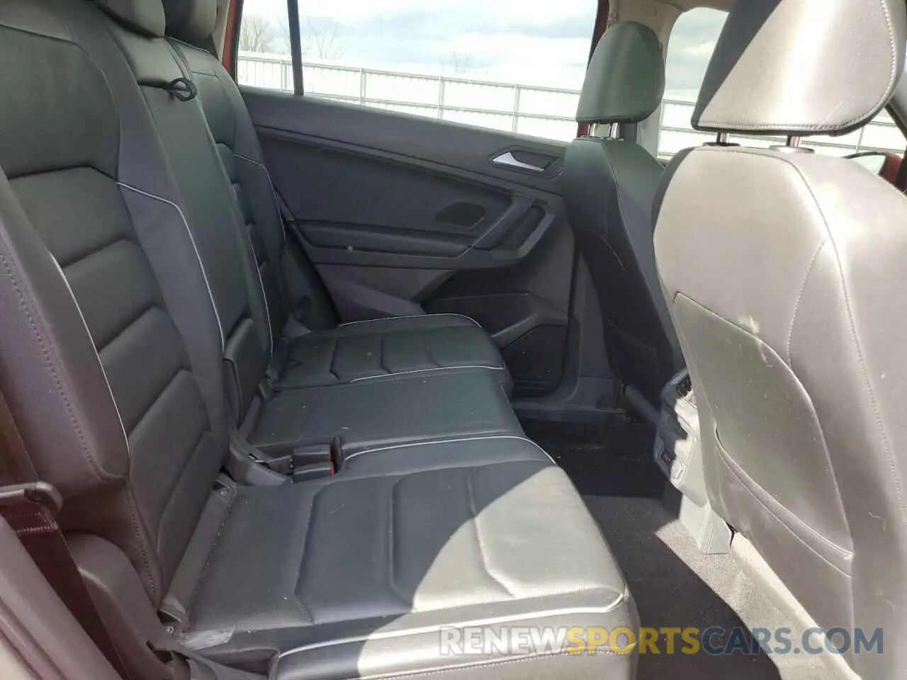11 Photograph of a damaged car 3VV4B7AX4KM126301 VOLKSWAGEN TIGUAN 2019