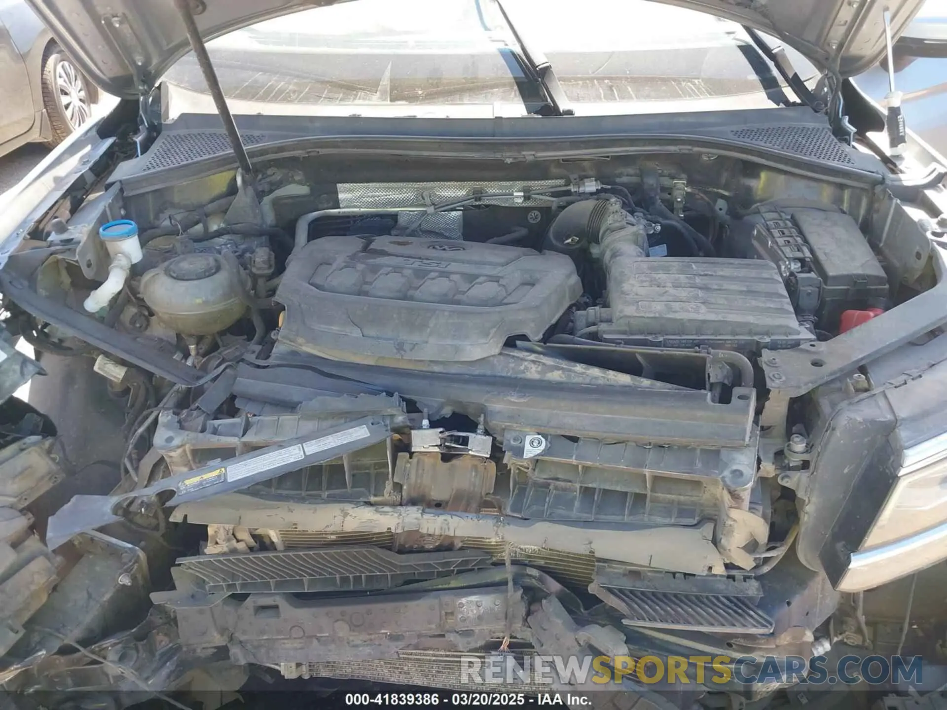 10 Photograph of a damaged car 3VV4B7AX5KM085435 VOLKSWAGEN TIGUAN 2019