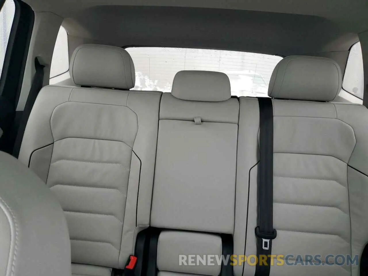 10 Photograph of a damaged car 3VV4B7AX5KM128512 VOLKSWAGEN TIGUAN 2019