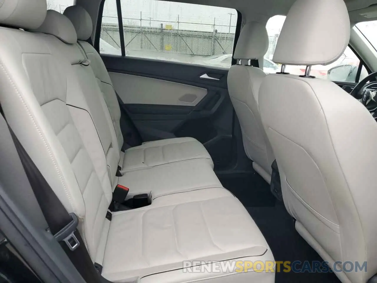 12 Photograph of a damaged car 3VV4B7AX5KM128512 VOLKSWAGEN TIGUAN 2019