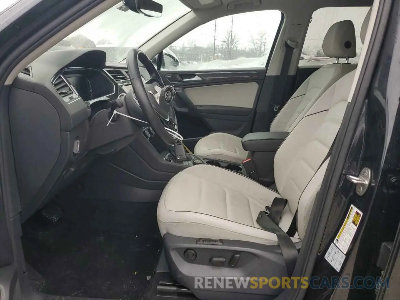 7 Photograph of a damaged car 3VV4B7AX5KM128512 VOLKSWAGEN TIGUAN 2019