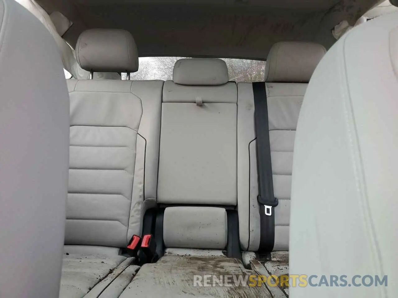10 Photograph of a damaged car 3VV4B7AX5KM138649 VOLKSWAGEN TIGUAN 2019