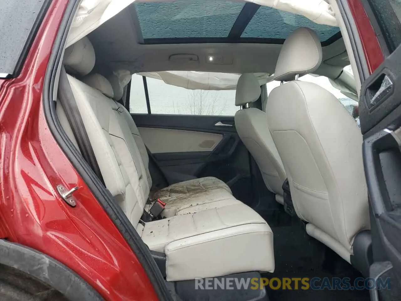 11 Photograph of a damaged car 3VV4B7AX5KM138649 VOLKSWAGEN TIGUAN 2019