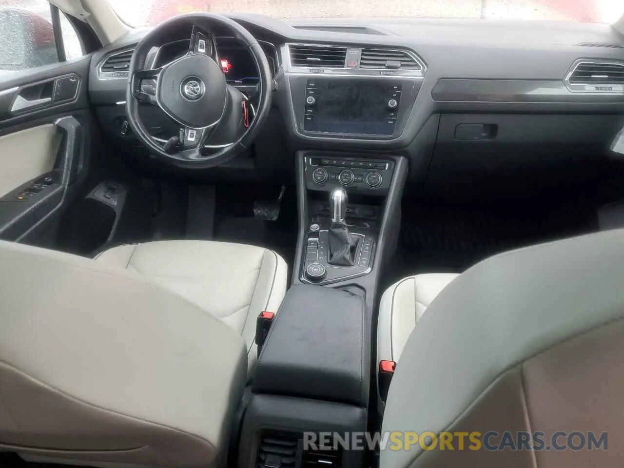 8 Photograph of a damaged car 3VV4B7AX5KM138649 VOLKSWAGEN TIGUAN 2019