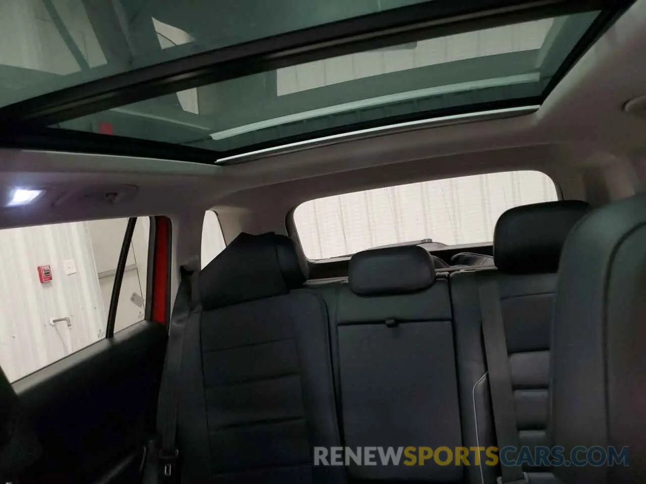 10 Photograph of a damaged car 3VV4B7AX6KM004524 VOLKSWAGEN TIGUAN 2019
