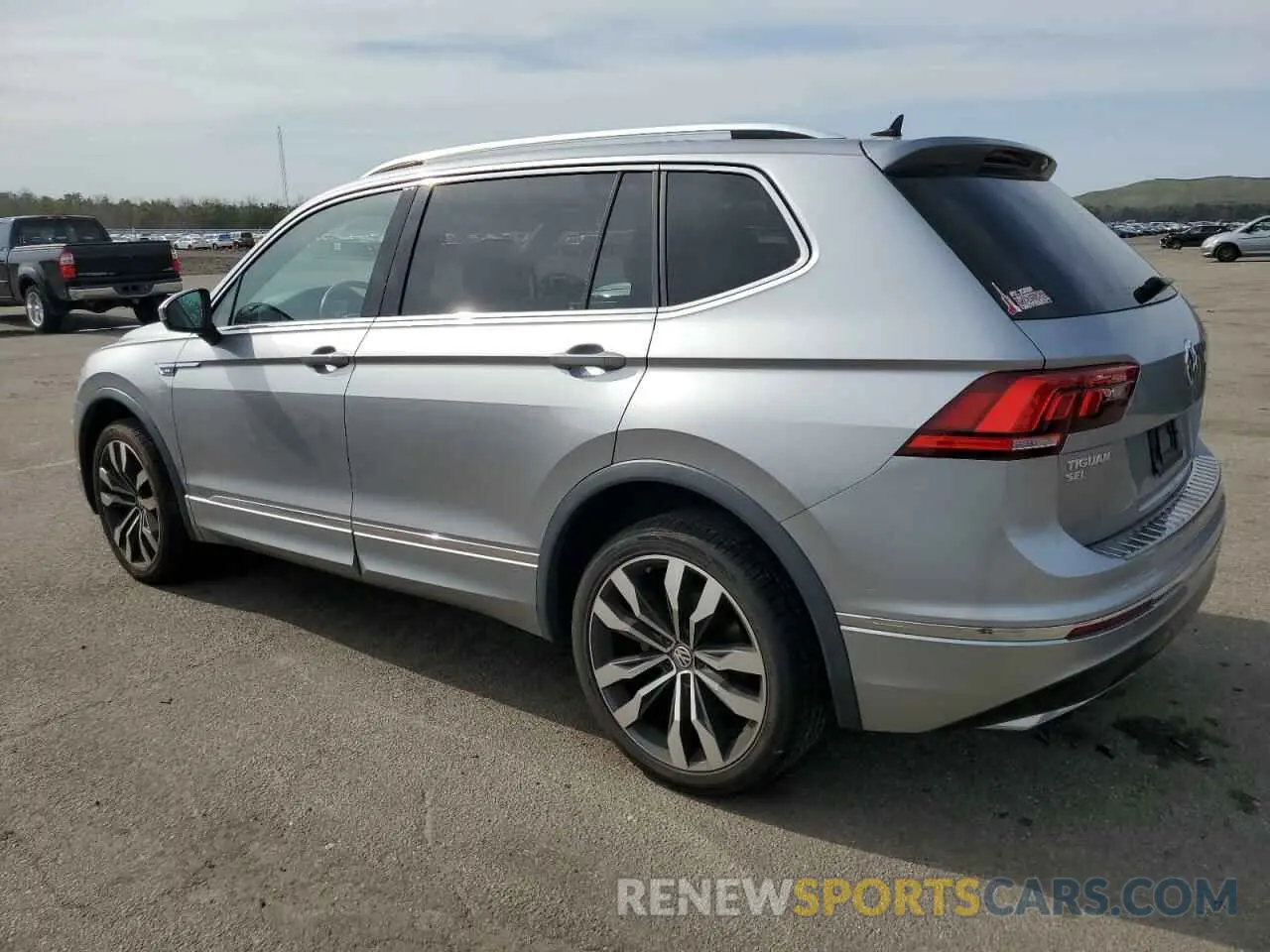 2 Photograph of a damaged car 3VV4B7AX6KM102565 VOLKSWAGEN TIGUAN 2019