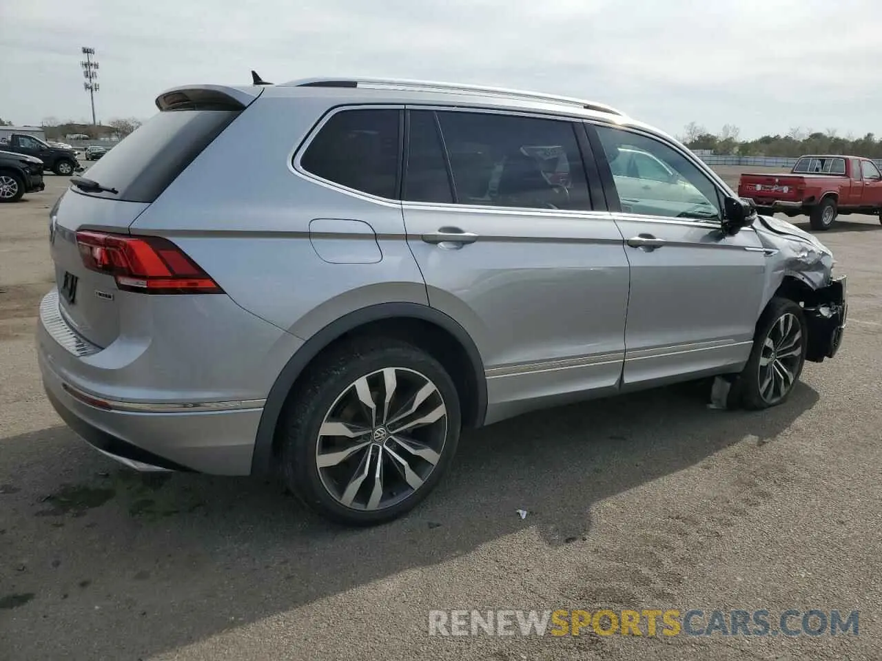 3 Photograph of a damaged car 3VV4B7AX6KM102565 VOLKSWAGEN TIGUAN 2019