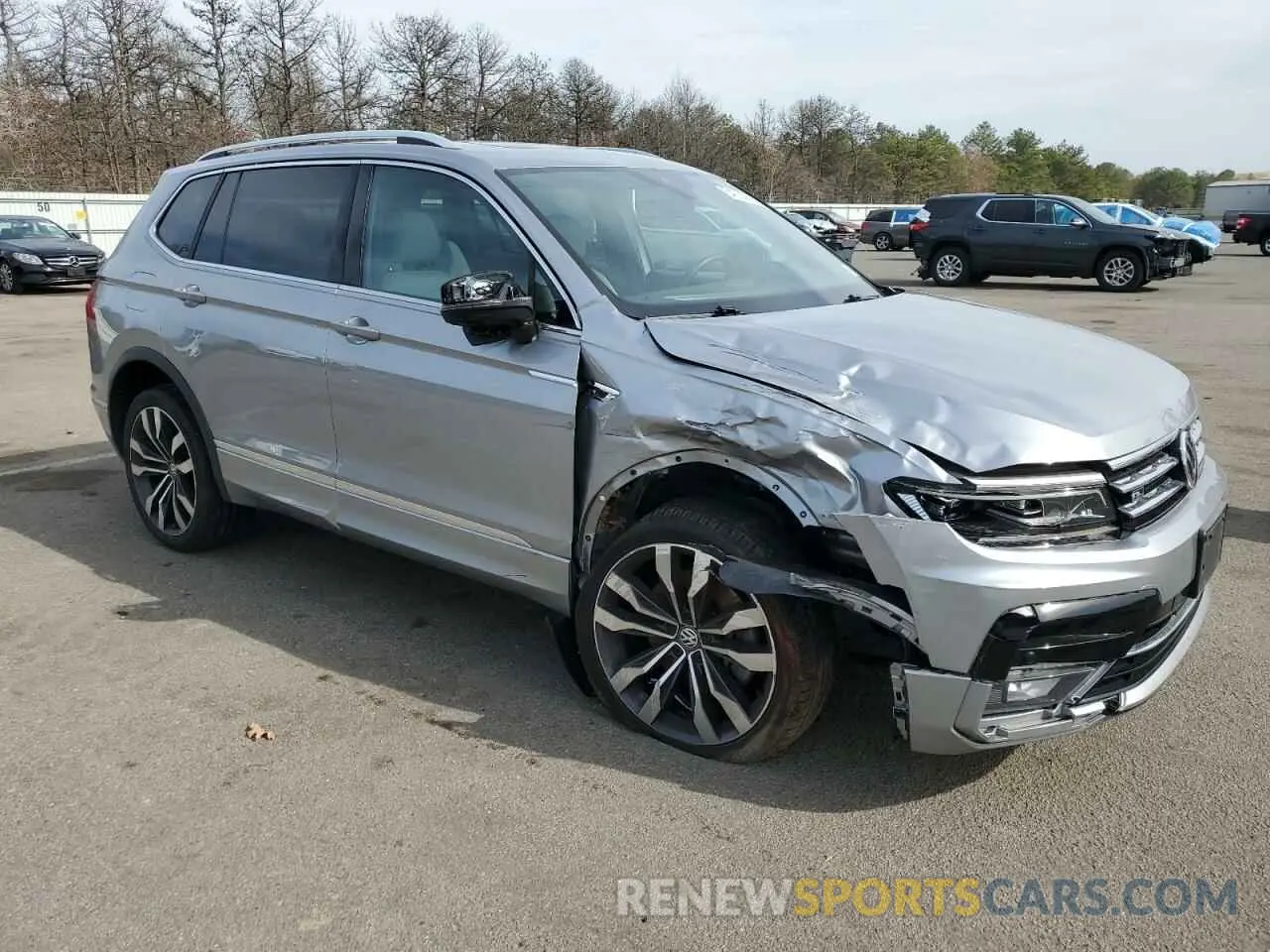 4 Photograph of a damaged car 3VV4B7AX6KM102565 VOLKSWAGEN TIGUAN 2019