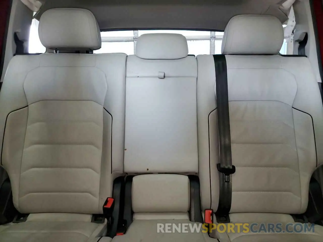 10 Photograph of a damaged car 3VV4B7AX7KM153959 VOLKSWAGEN TIGUAN 2019