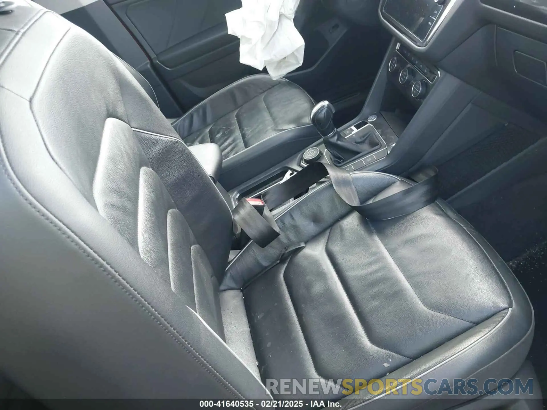 5 Photograph of a damaged car 3VV4B7AX9KM068380 VOLKSWAGEN TIGUAN 2019