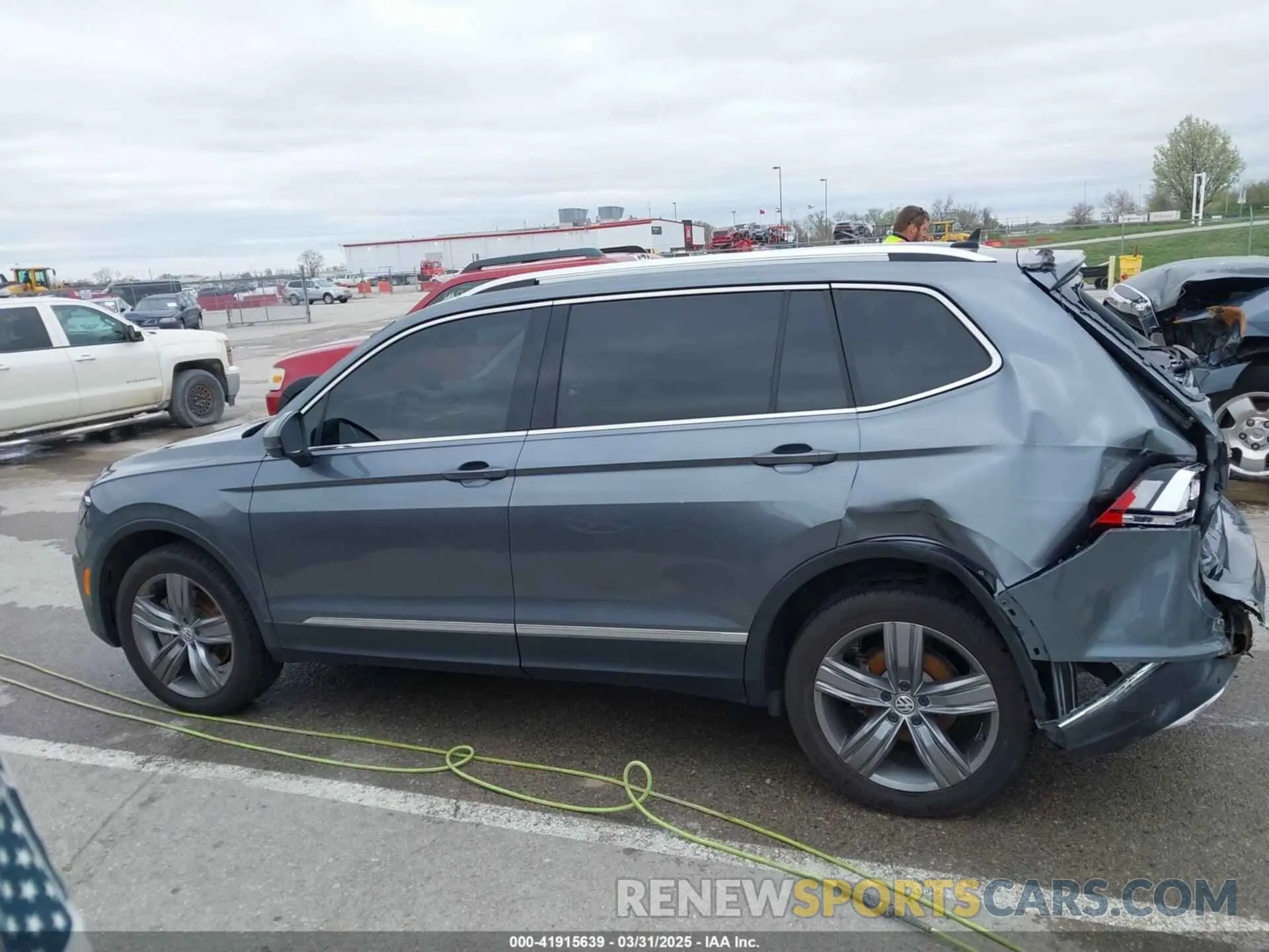 14 Photograph of a damaged car 3VV4B7AX9KM095580 VOLKSWAGEN TIGUAN 2019
