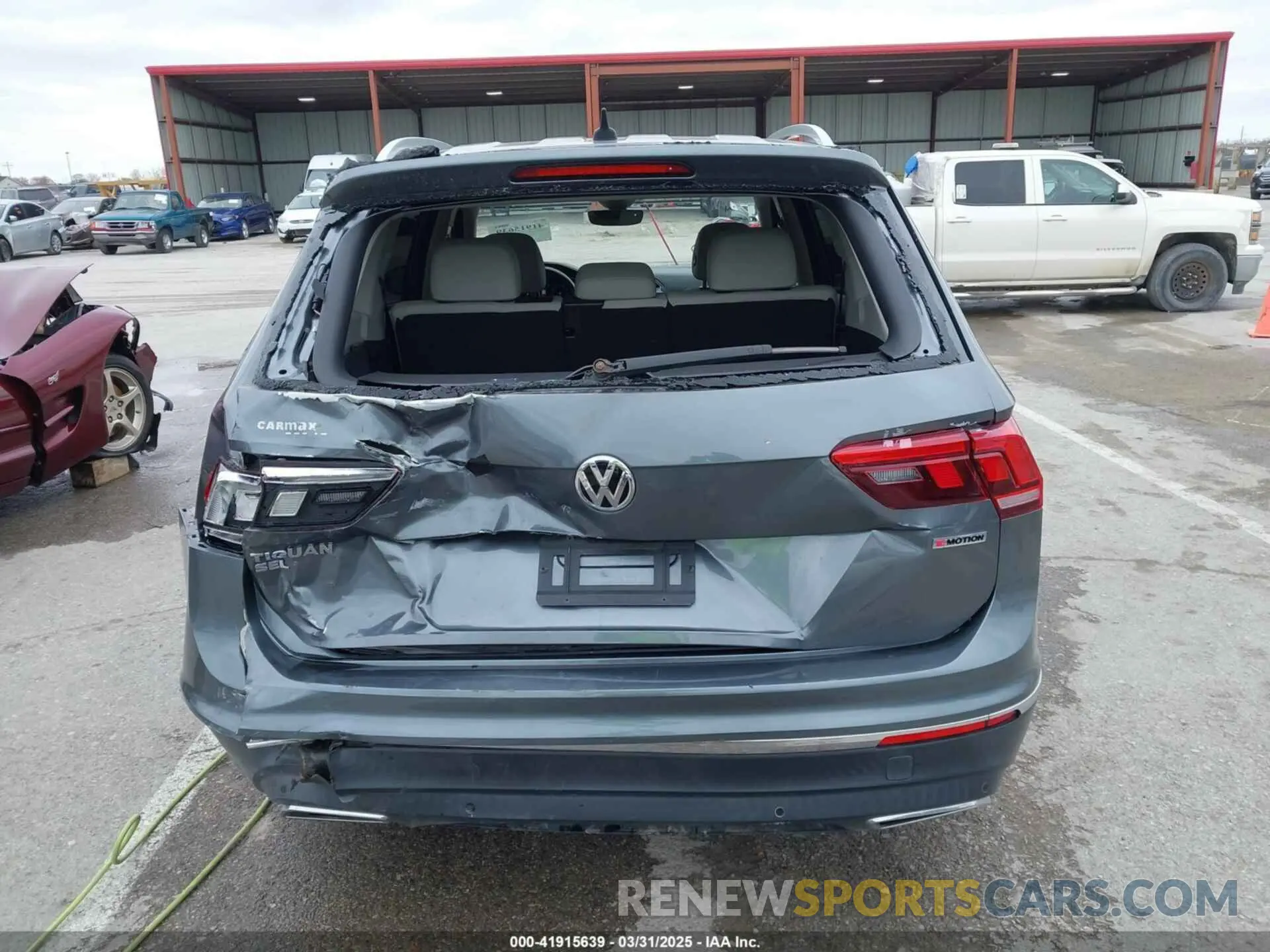 17 Photograph of a damaged car 3VV4B7AX9KM095580 VOLKSWAGEN TIGUAN 2019