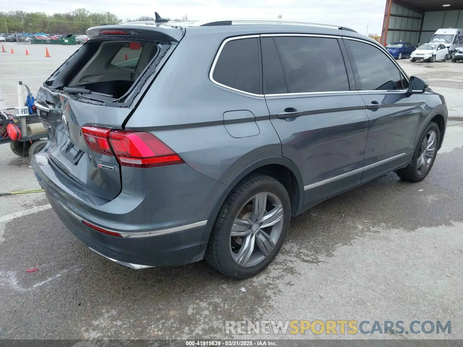4 Photograph of a damaged car 3VV4B7AX9KM095580 VOLKSWAGEN TIGUAN 2019