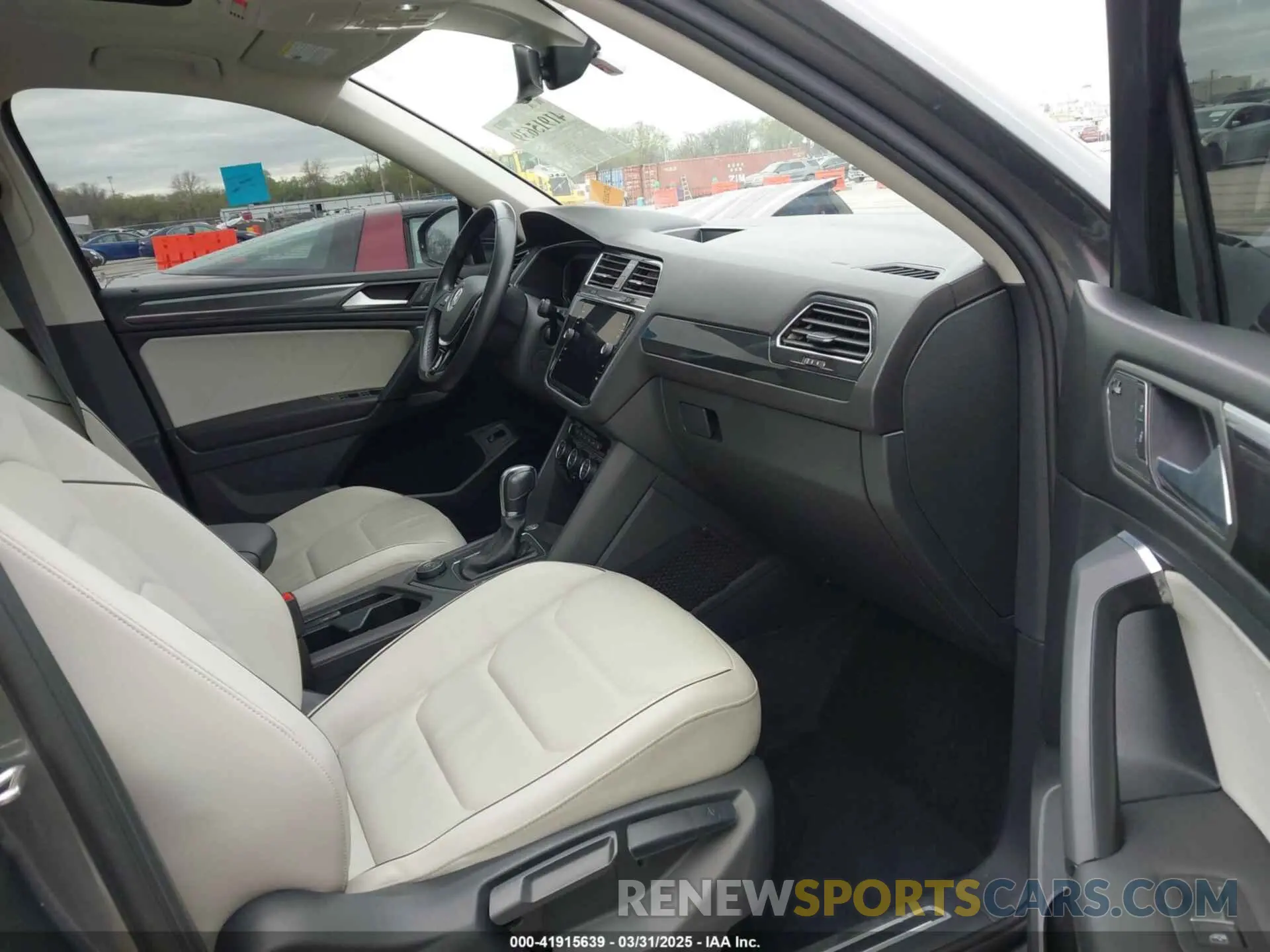 5 Photograph of a damaged car 3VV4B7AX9KM095580 VOLKSWAGEN TIGUAN 2019