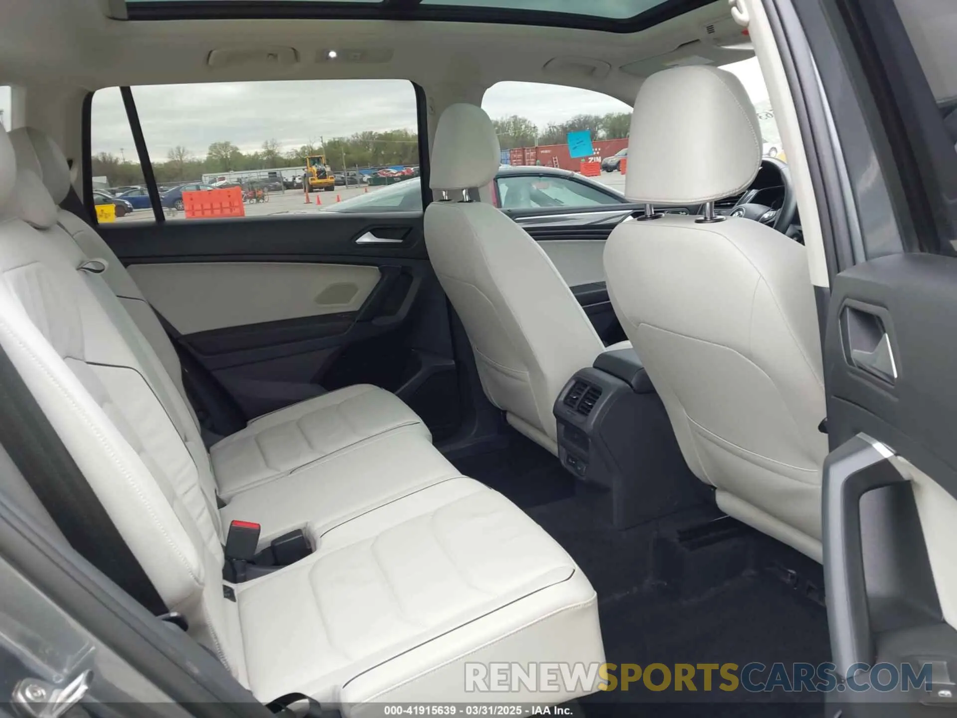 8 Photograph of a damaged car 3VV4B7AX9KM095580 VOLKSWAGEN TIGUAN 2019