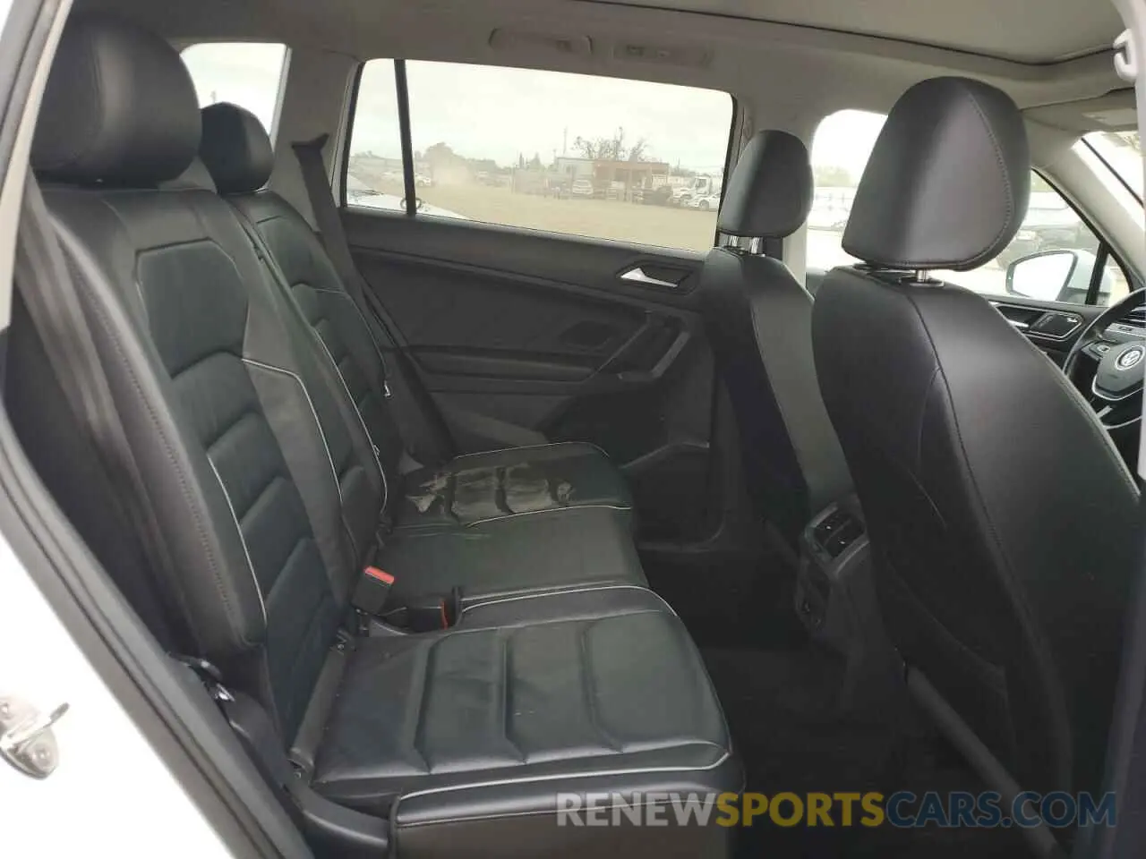12 Photograph of a damaged car 3VV4B7AX9KM156202 VOLKSWAGEN TIGUAN 2019