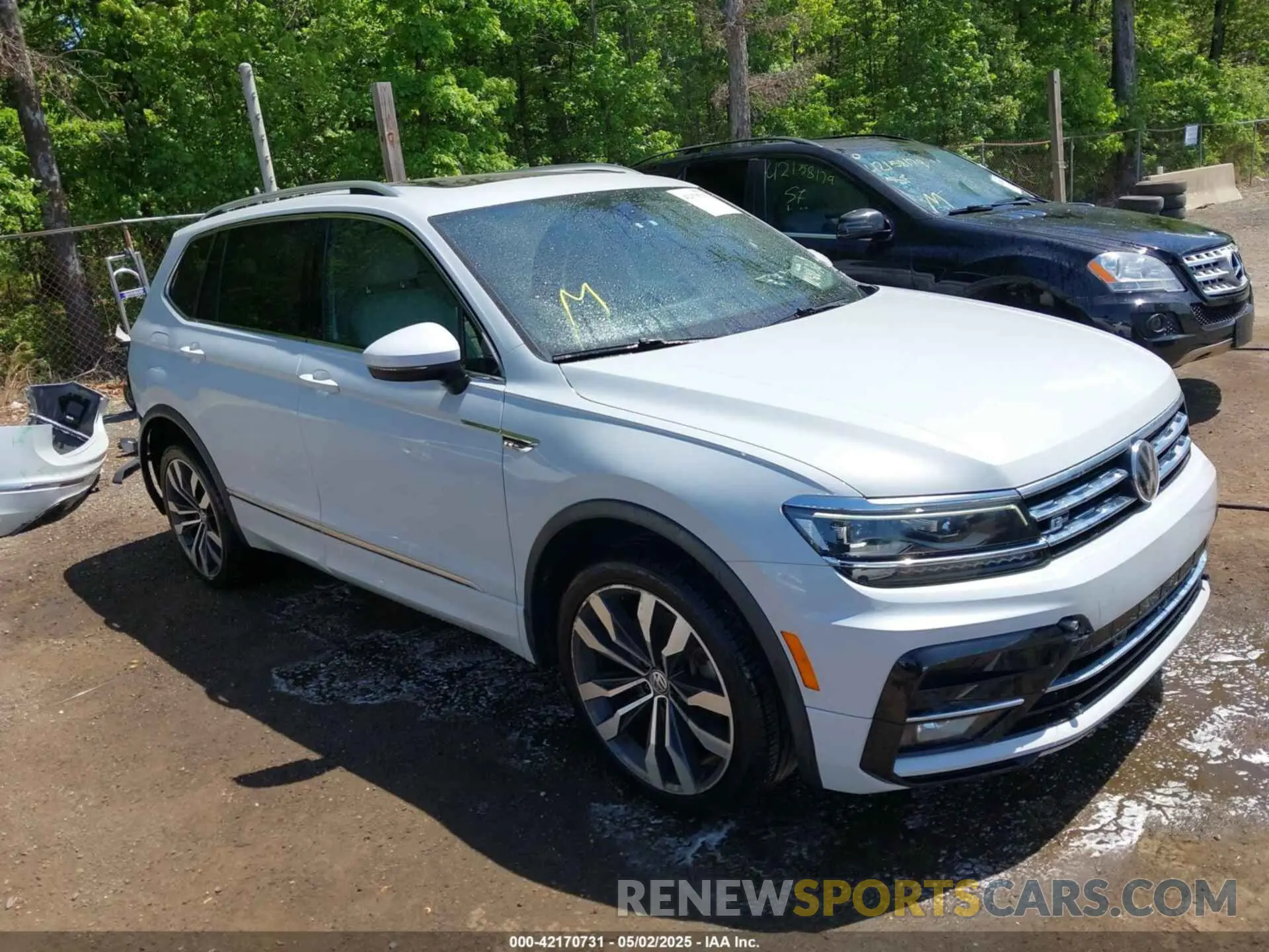 1 Photograph of a damaged car 3VV4B7AXXKM019995 VOLKSWAGEN TIGUAN 2019
