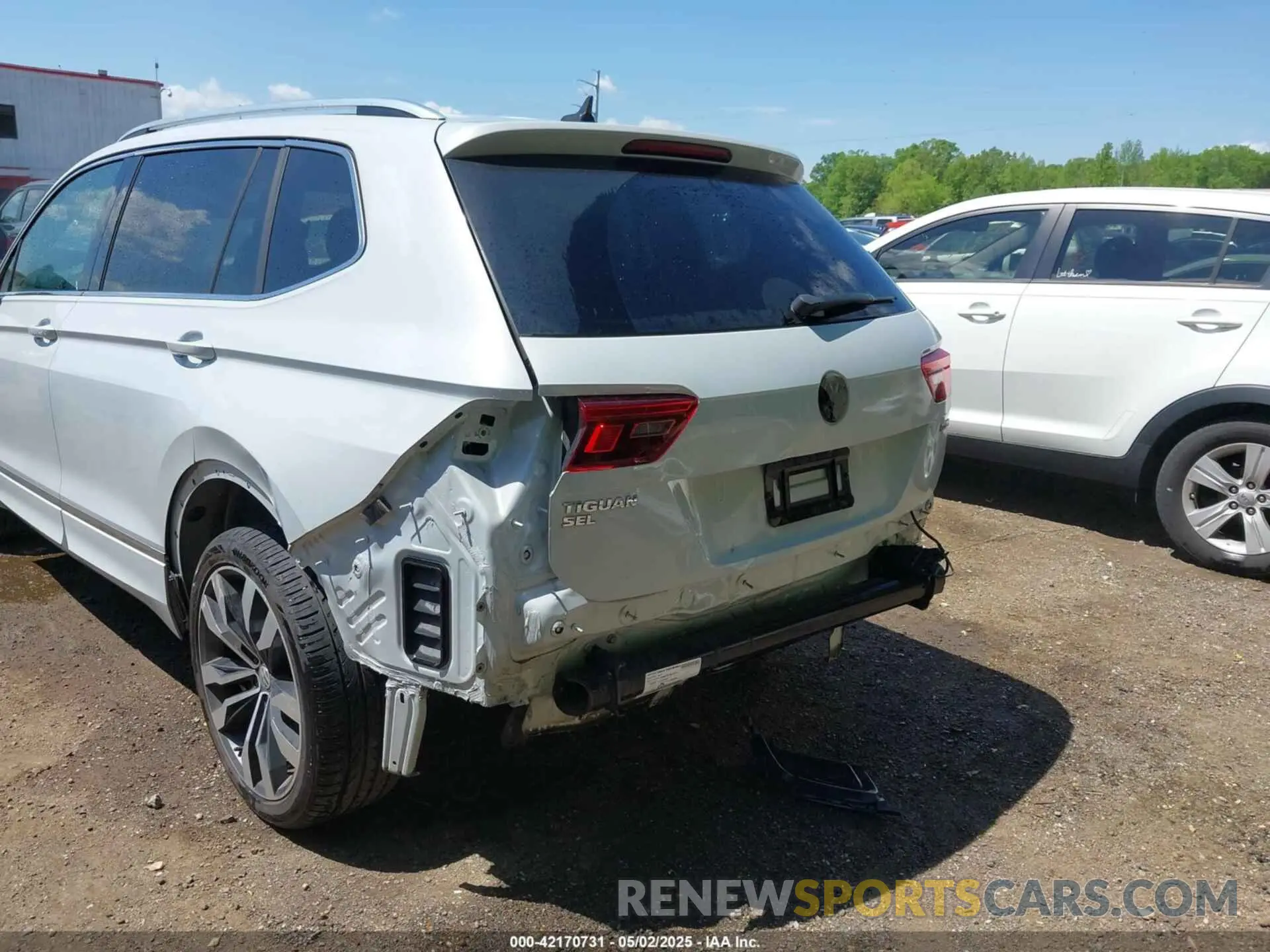 6 Photograph of a damaged car 3VV4B7AXXKM019995 VOLKSWAGEN TIGUAN 2019