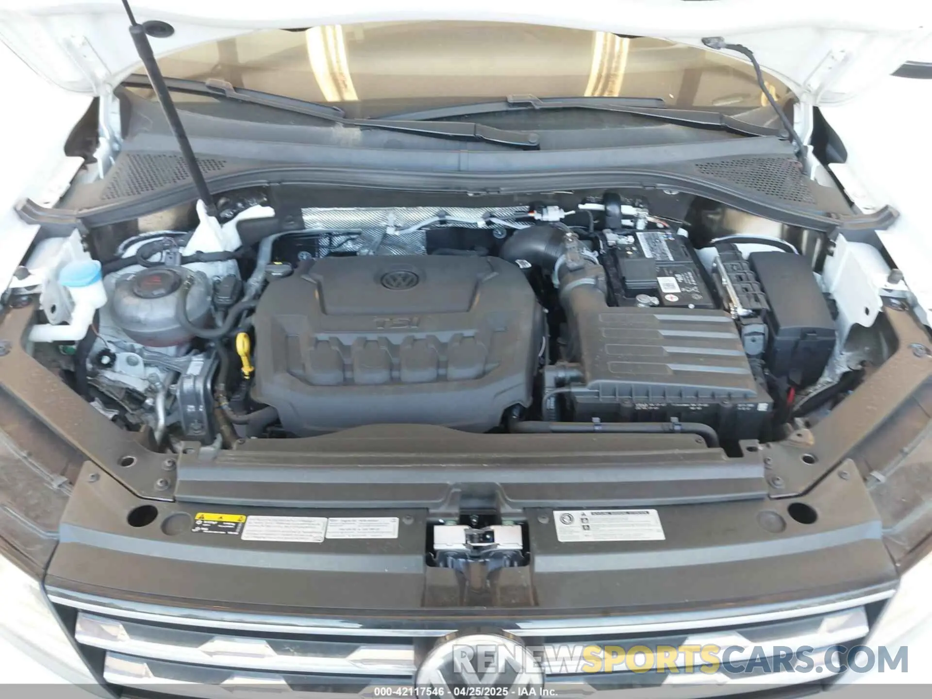 10 Photograph of a damaged car 3VV0B7AX0LM107034 VOLKSWAGEN TIGUAN 2020