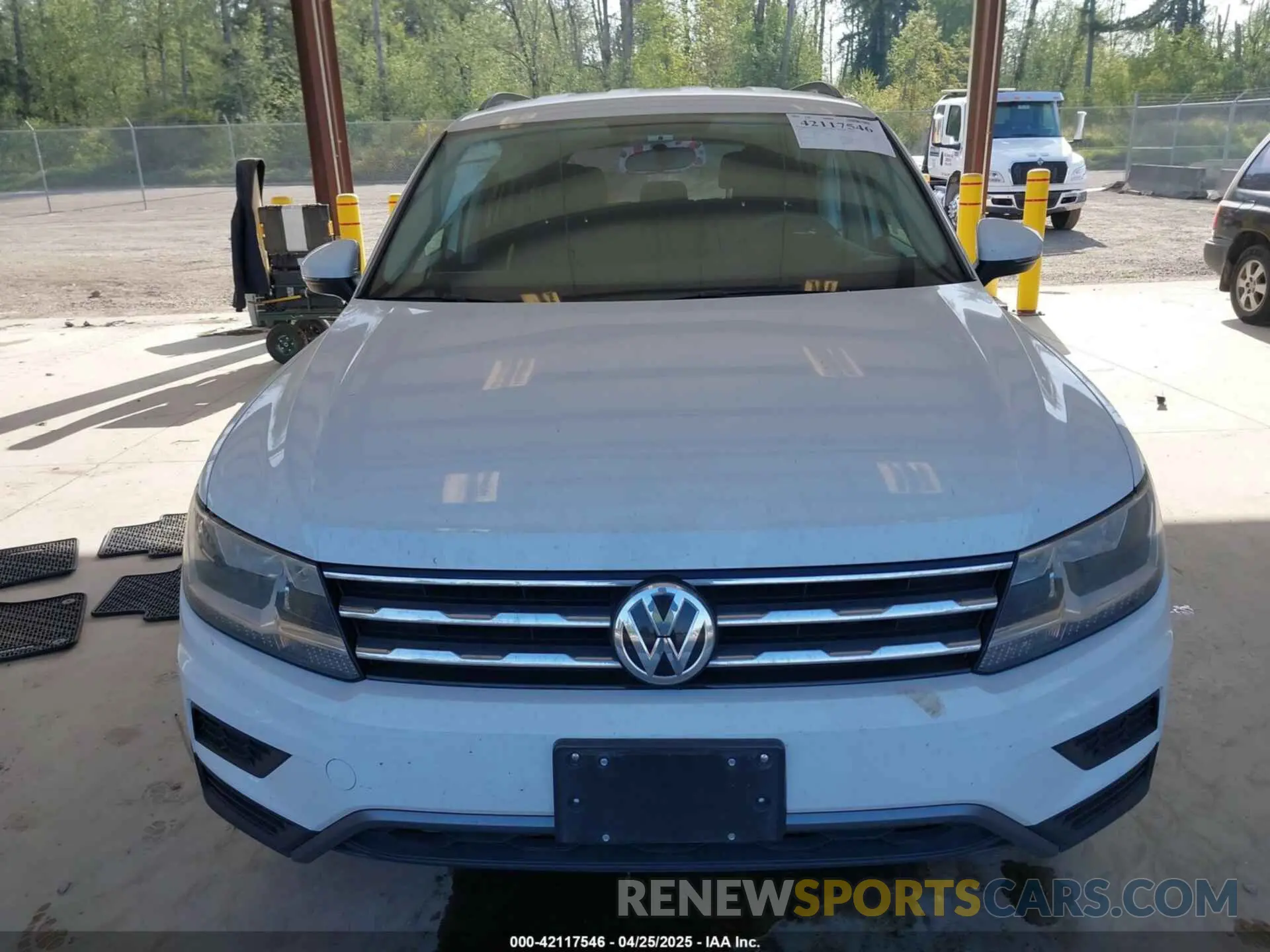 12 Photograph of a damaged car 3VV0B7AX0LM107034 VOLKSWAGEN TIGUAN 2020