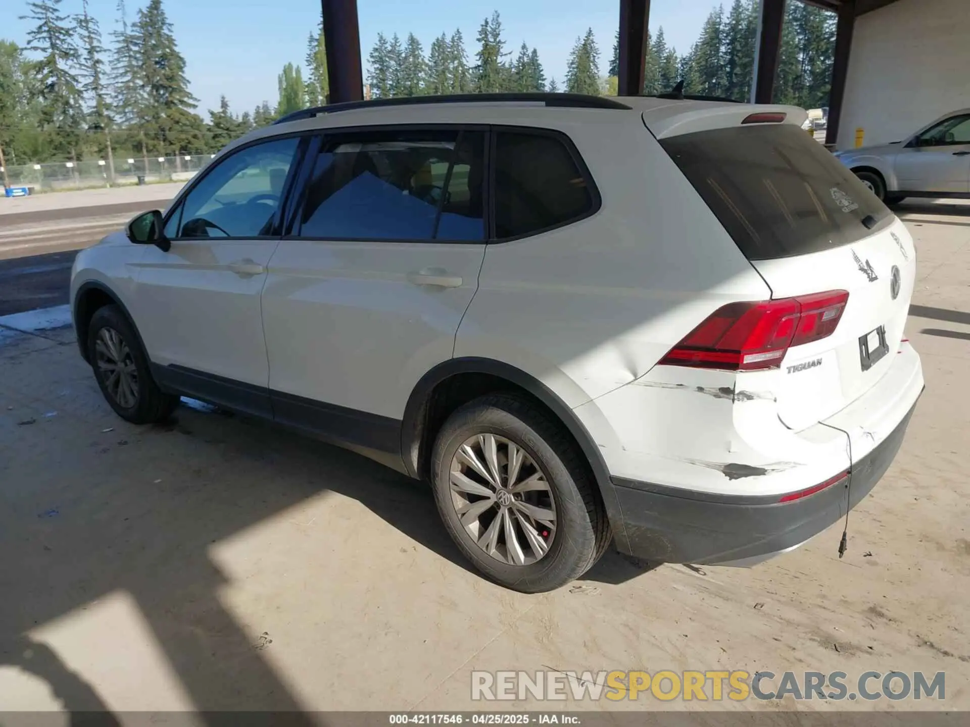 3 Photograph of a damaged car 3VV0B7AX0LM107034 VOLKSWAGEN TIGUAN 2020