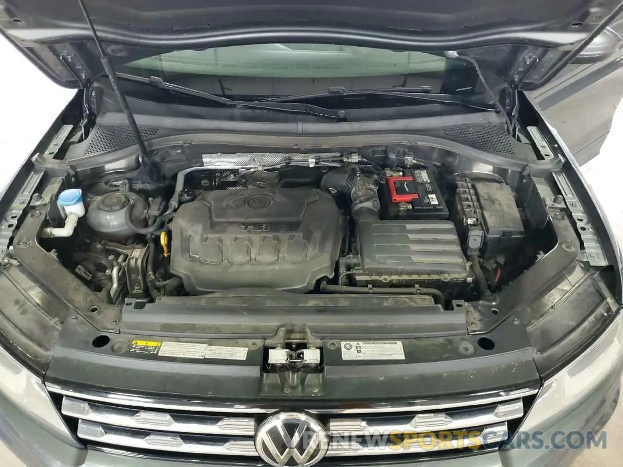 12 Photograph of a damaged car 3VV0B7AX2LM122621 VOLKSWAGEN TIGUAN 2020
