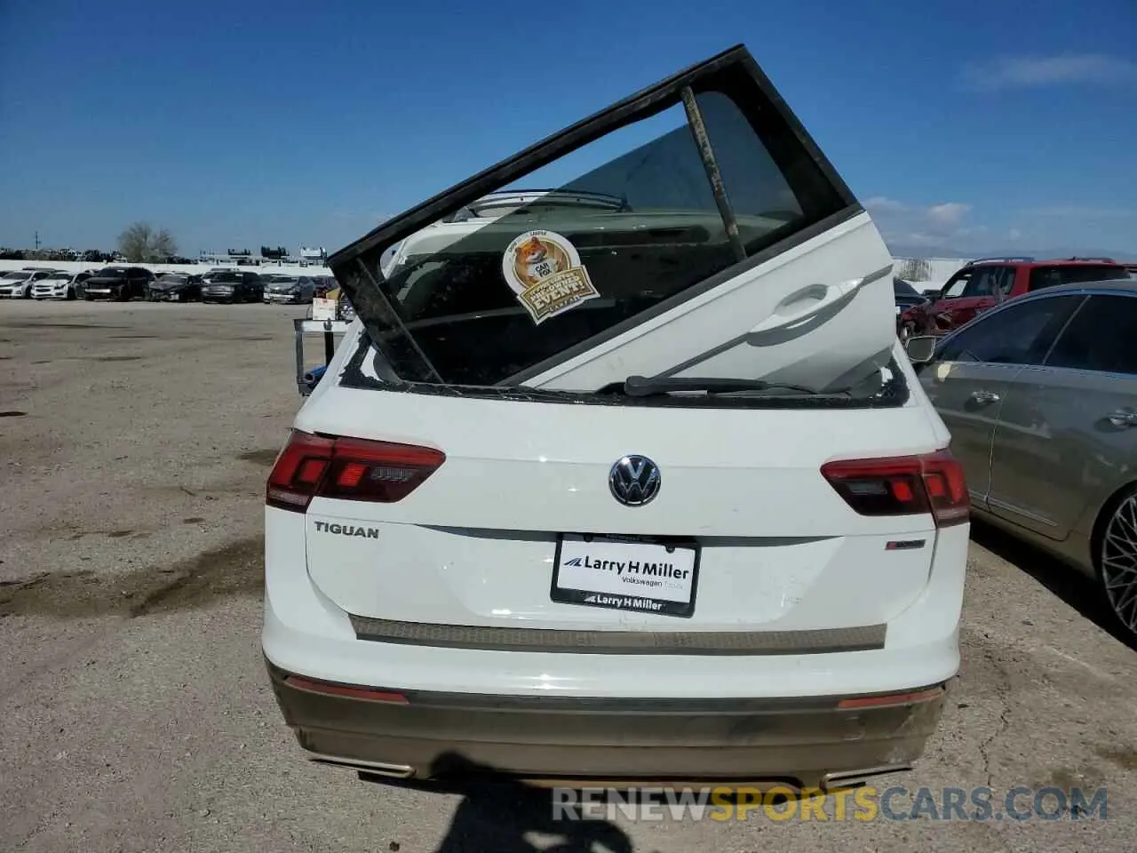 6 Photograph of a damaged car 3VV0B7AX4LM020785 VOLKSWAGEN TIGUAN 2020