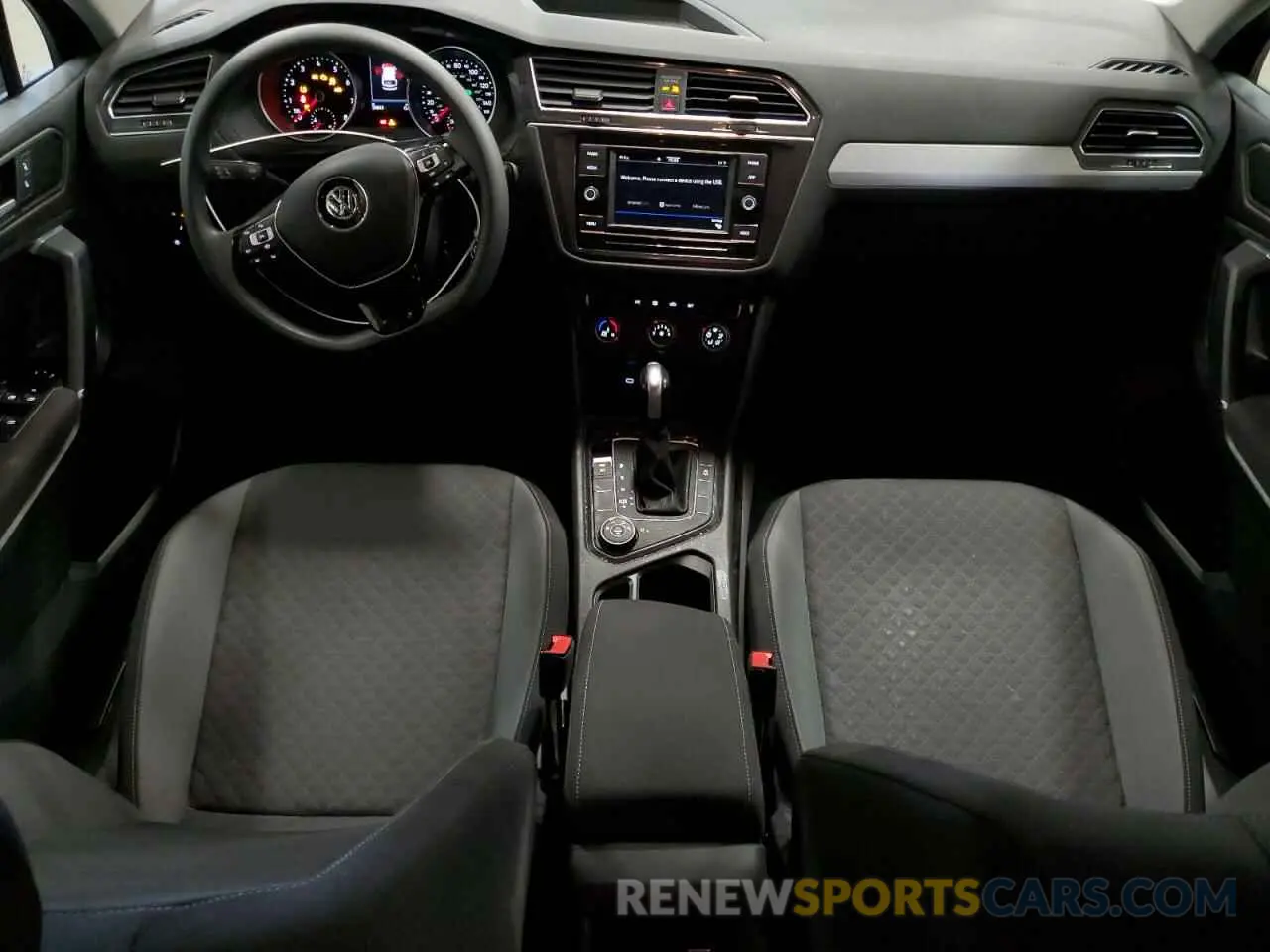 8 Photograph of a damaged car 3VV0B7AX5LM161512 VOLKSWAGEN TIGUAN 2020