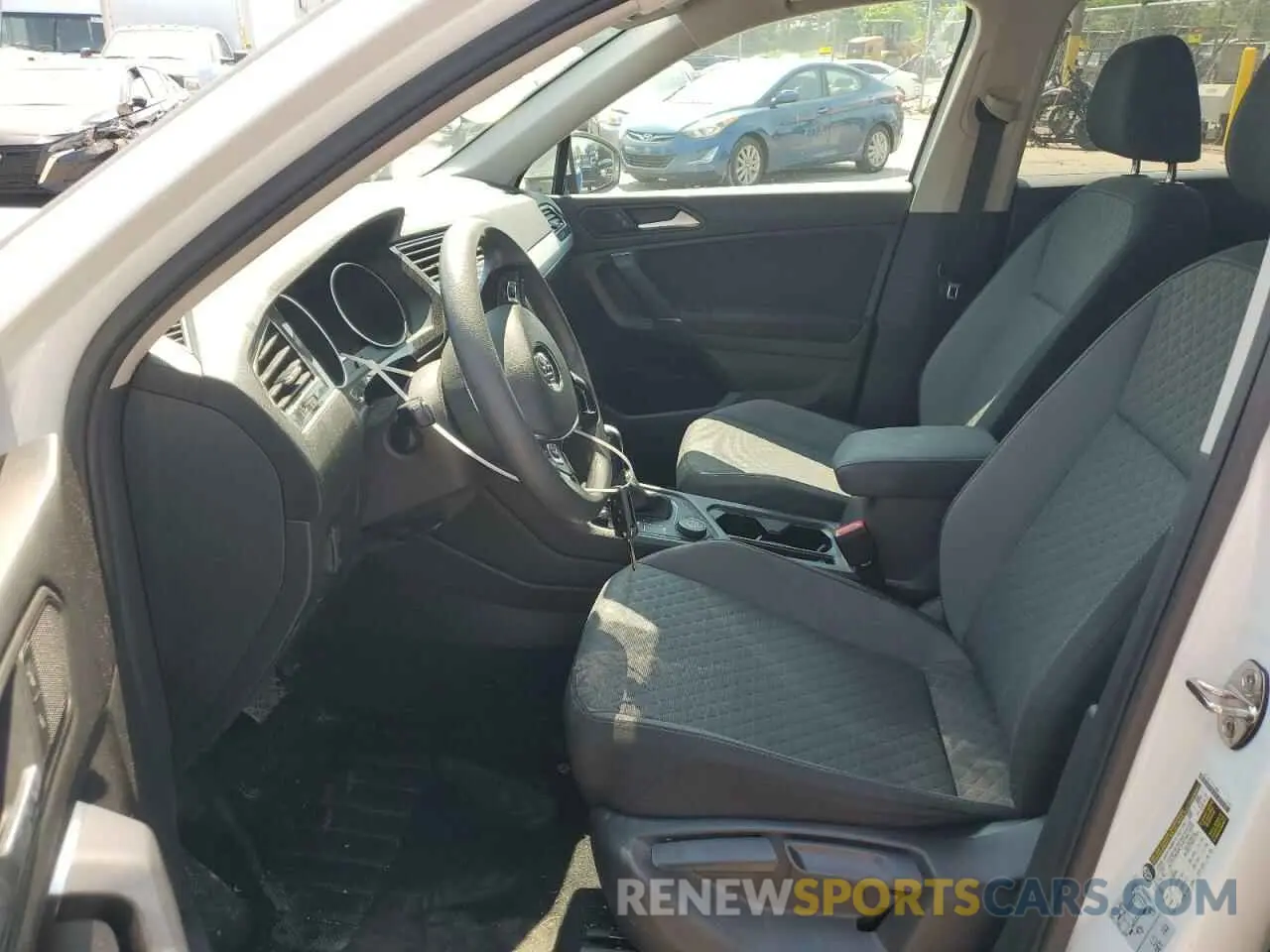 7 Photograph of a damaged car 3VV0B7AXXLM030852 VOLKSWAGEN TIGUAN 2020