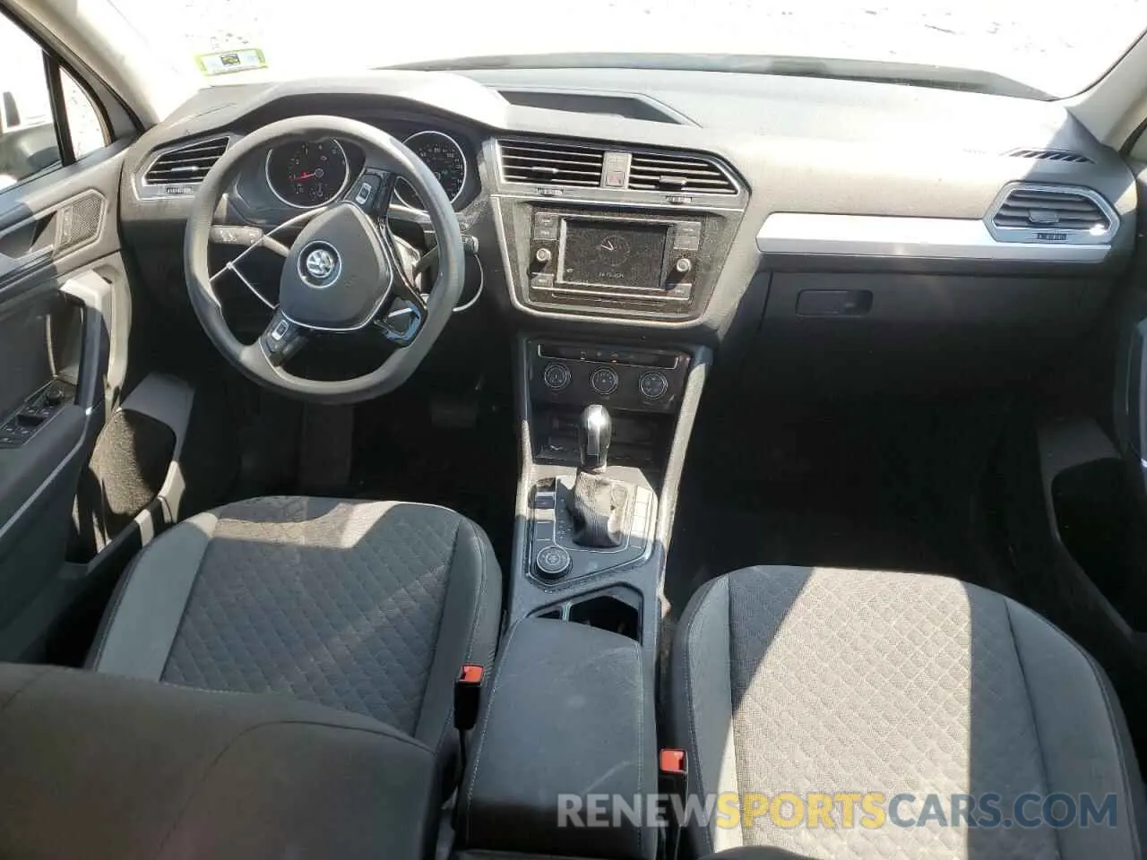 8 Photograph of a damaged car 3VV0B7AXXLM030852 VOLKSWAGEN TIGUAN 2020
