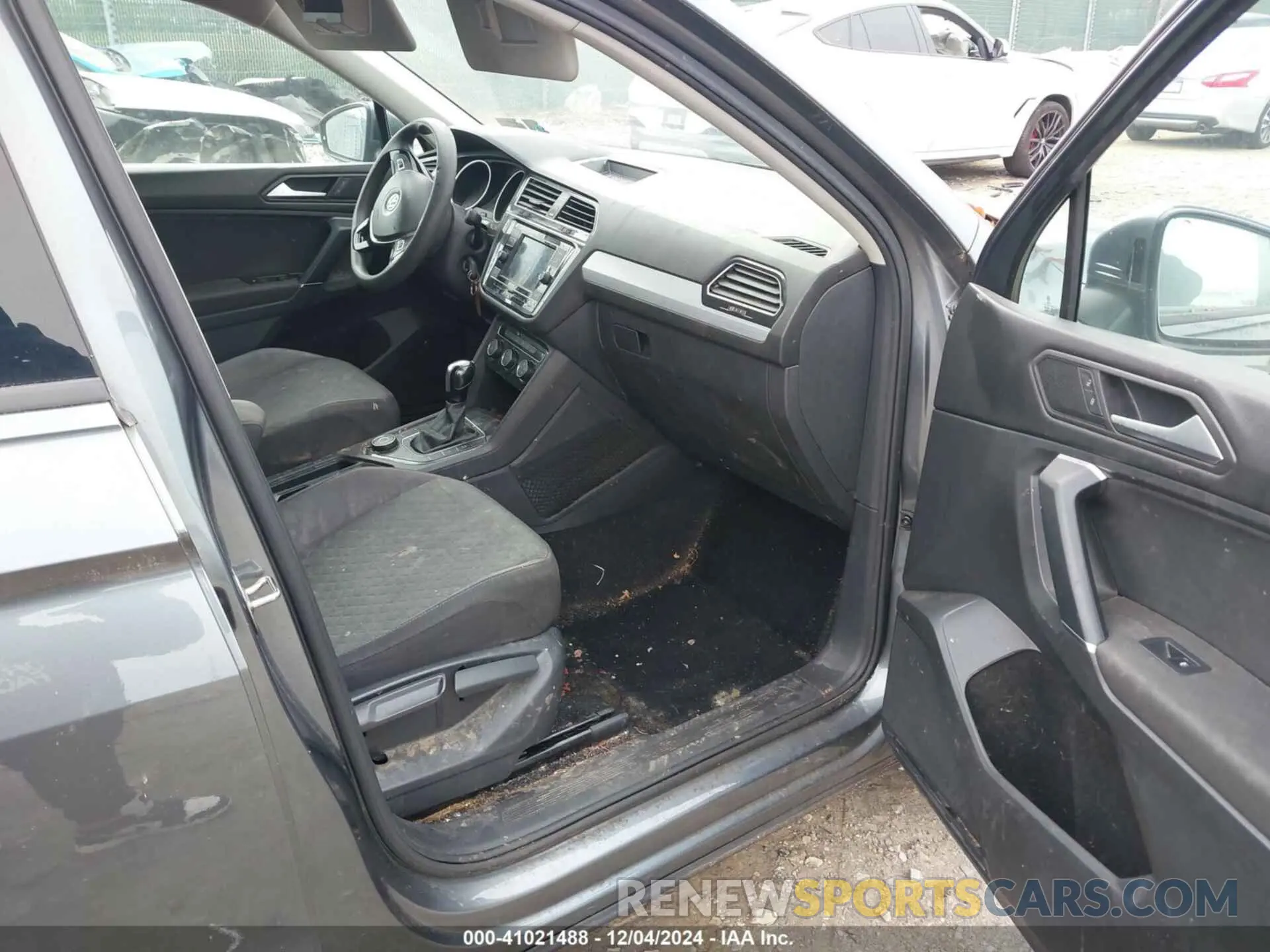 5 Photograph of a damaged car 3VV0B7AXXLM172960 VOLKSWAGEN TIGUAN 2020