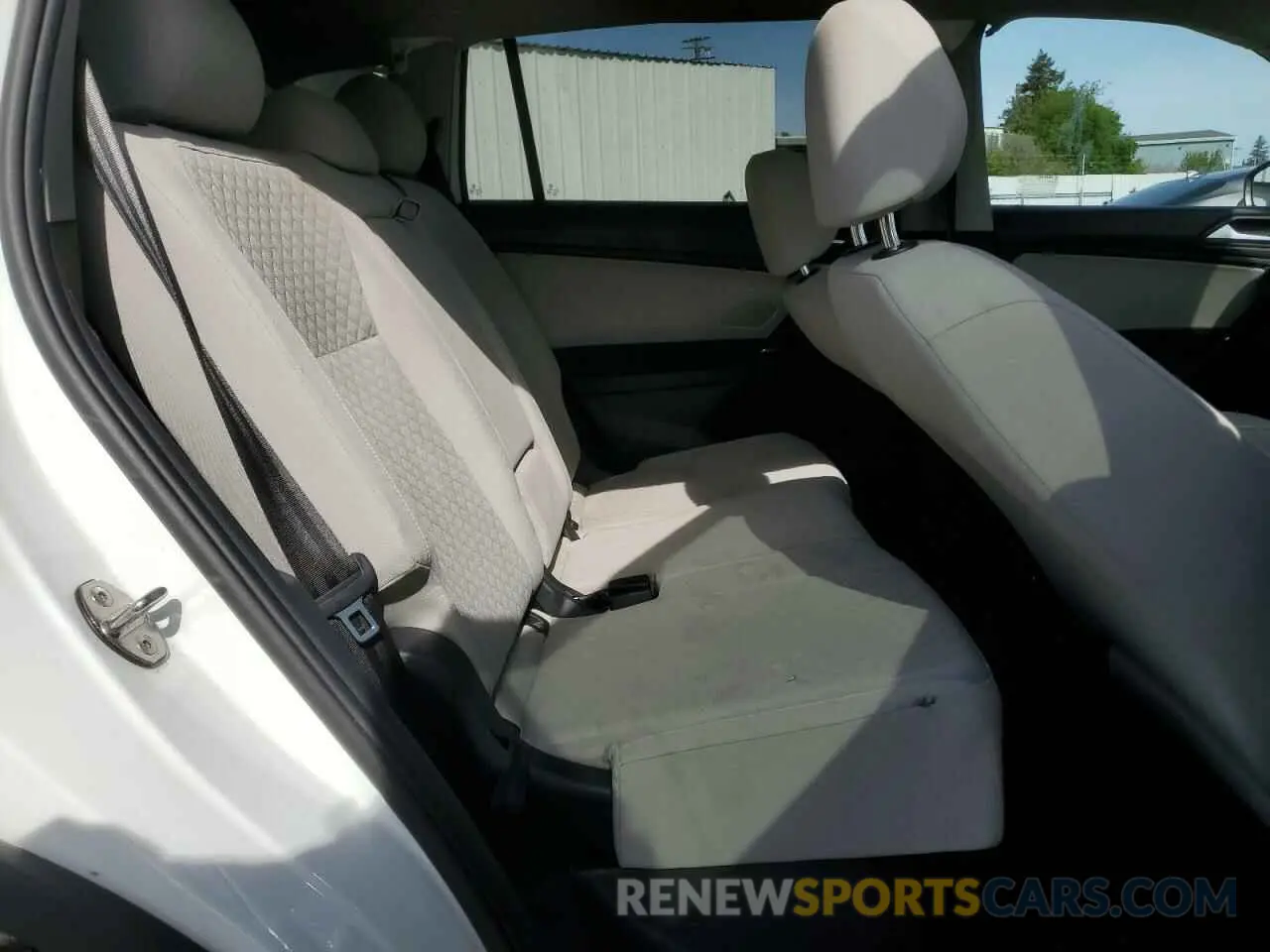 12 Photograph of a damaged car 3VV1B7AX0LM010890 VOLKSWAGEN TIGUAN 2020