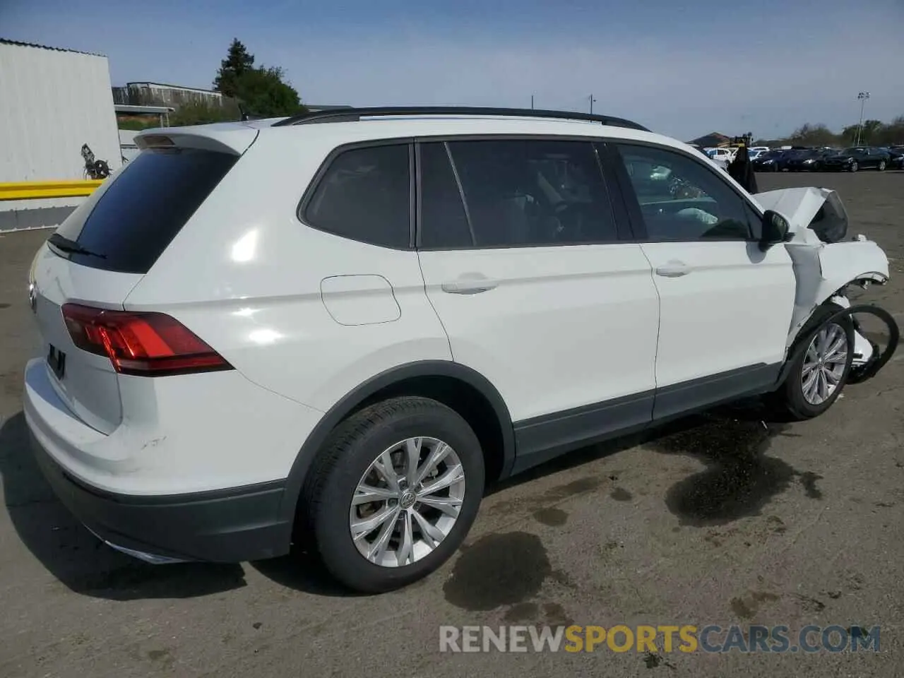 3 Photograph of a damaged car 3VV1B7AX0LM010890 VOLKSWAGEN TIGUAN 2020