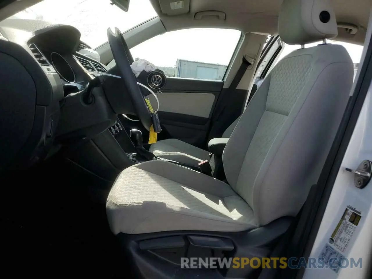 7 Photograph of a damaged car 3VV1B7AX0LM010890 VOLKSWAGEN TIGUAN 2020