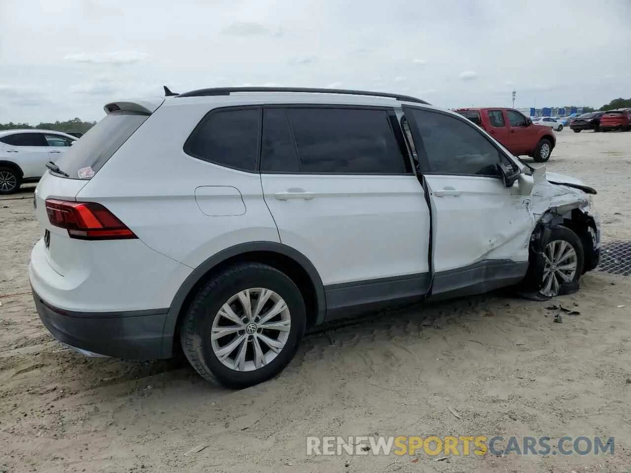 3 Photograph of a damaged car 3VV1B7AX0LM179145 VOLKSWAGEN TIGUAN 2020