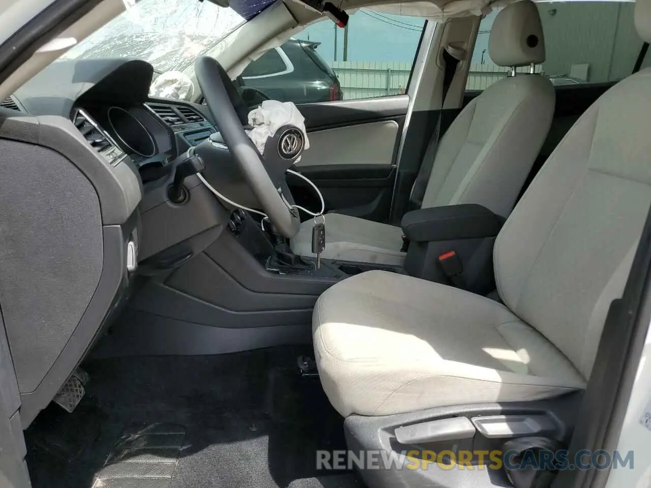 7 Photograph of a damaged car 3VV1B7AX0LM179145 VOLKSWAGEN TIGUAN 2020