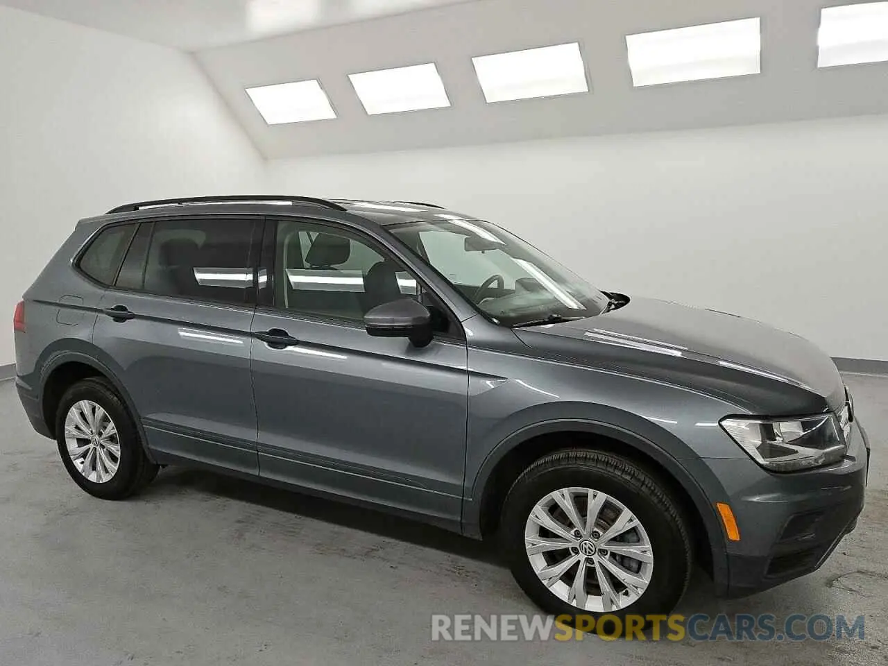 4 Photograph of a damaged car 3VV1B7AX3LM004887 VOLKSWAGEN TIGUAN 2020