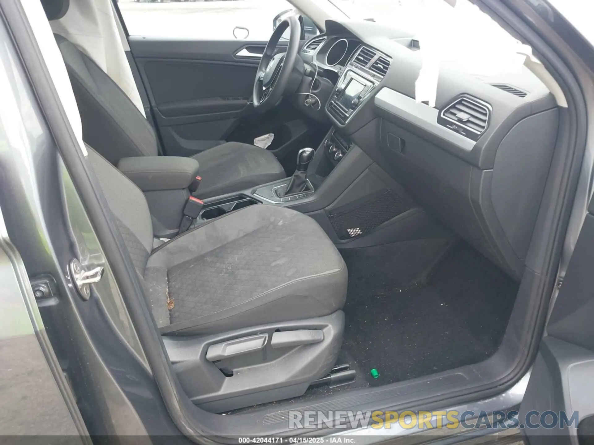 13 Photograph of a damaged car 3VV1B7AX3LM103449 VOLKSWAGEN TIGUAN 2020